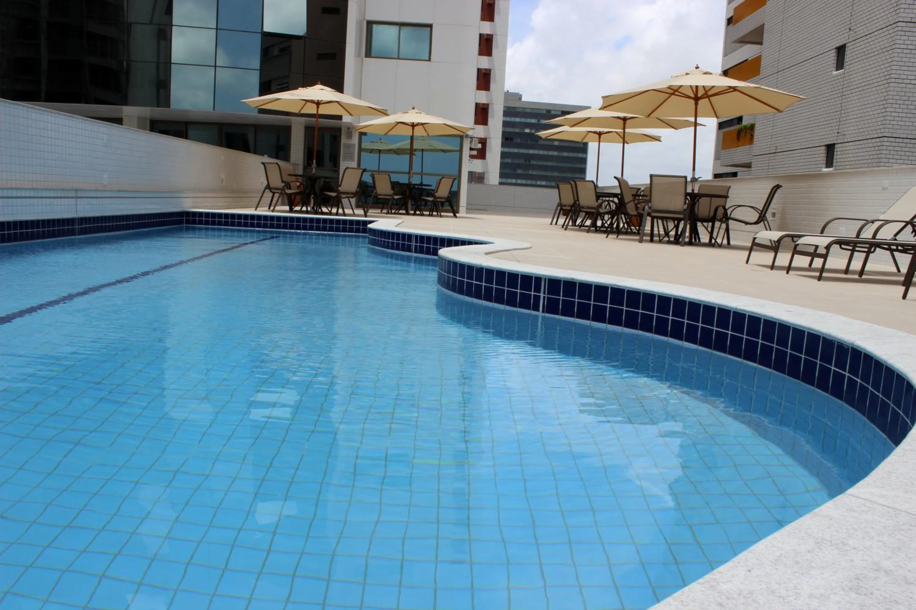 Flat Beach Class Executive