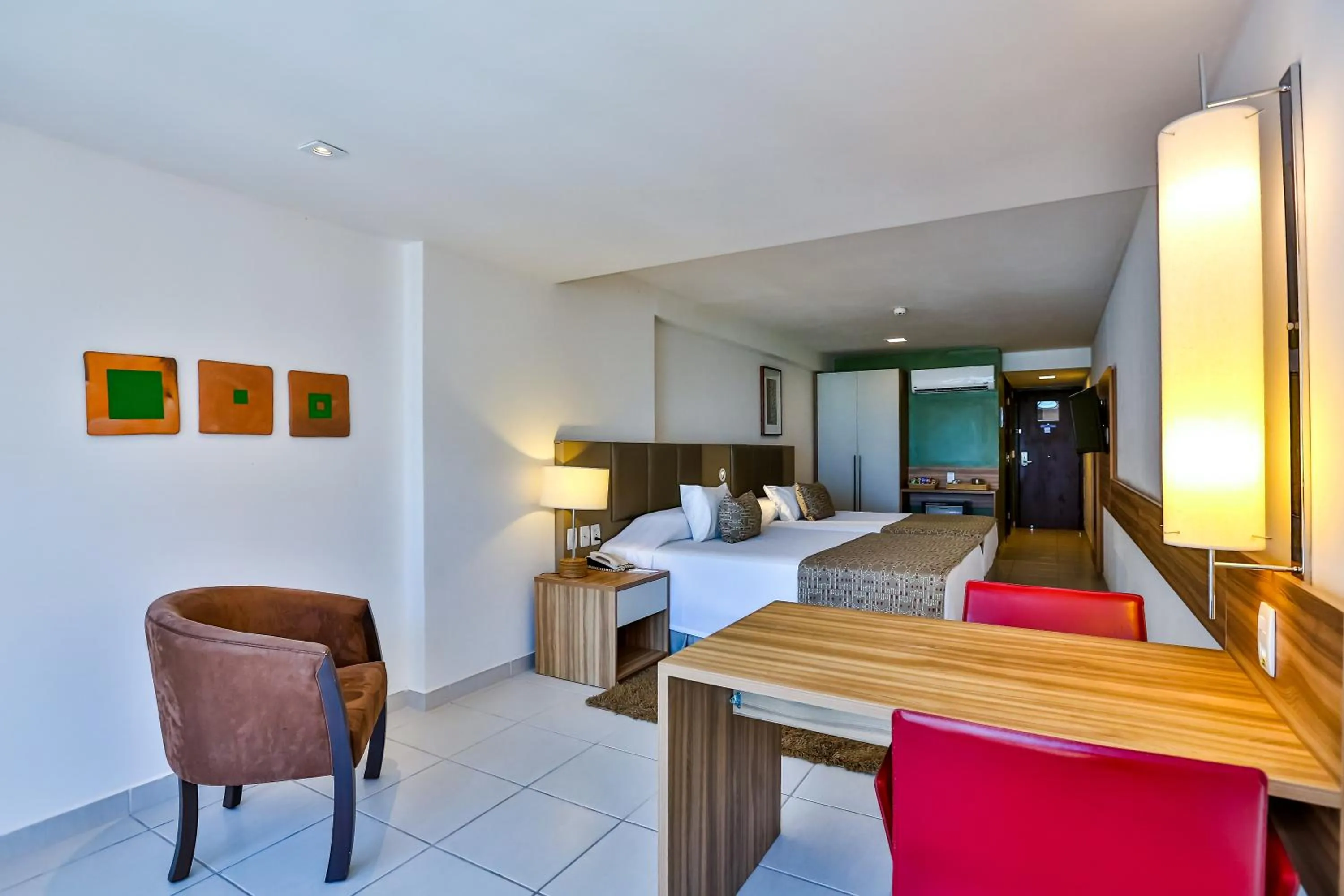 Photo of the whole room, Bed in Flat Beach Class Executive