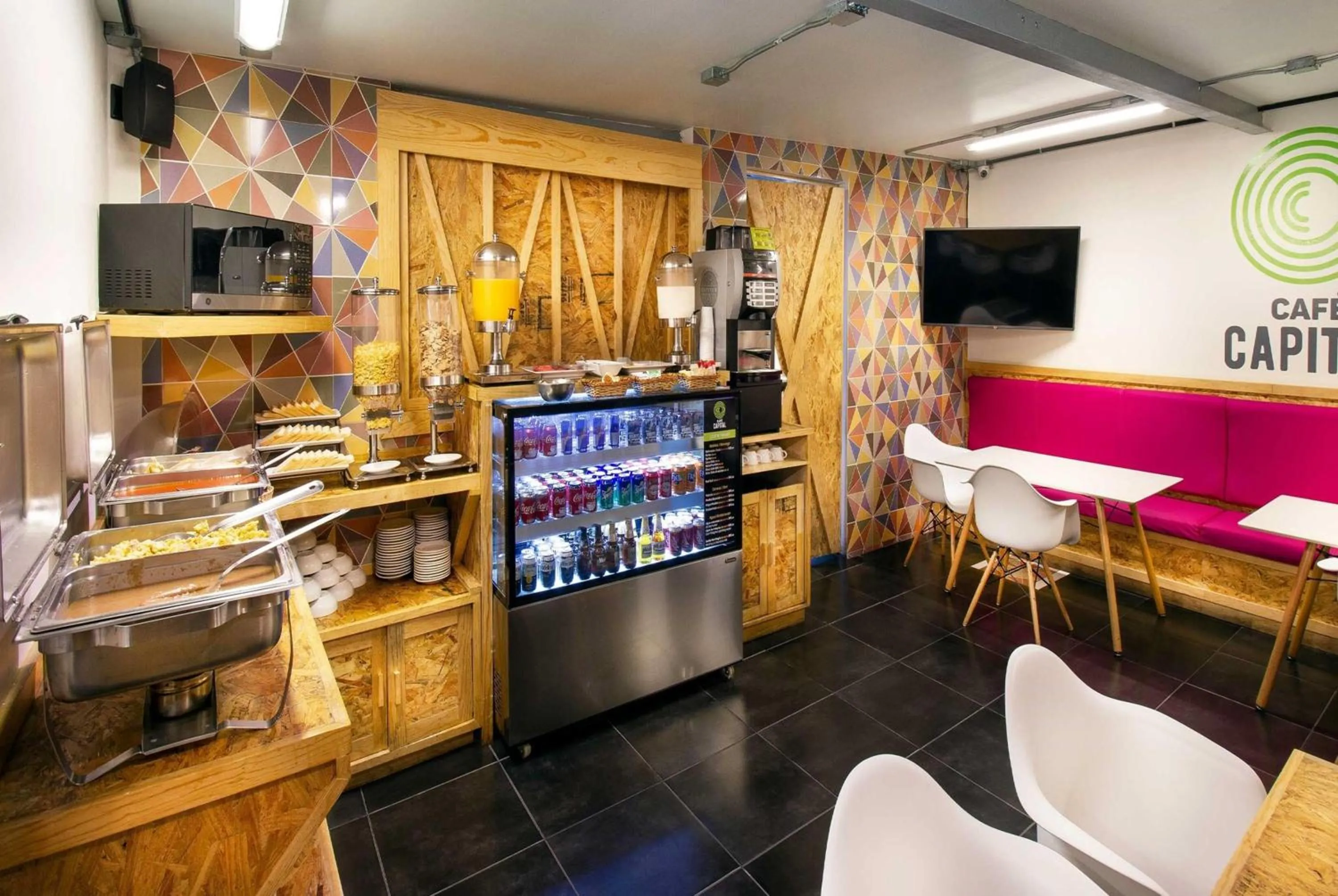 Property building in Hotel MX mas roma CDMX, Trademark Collection by Wyndham