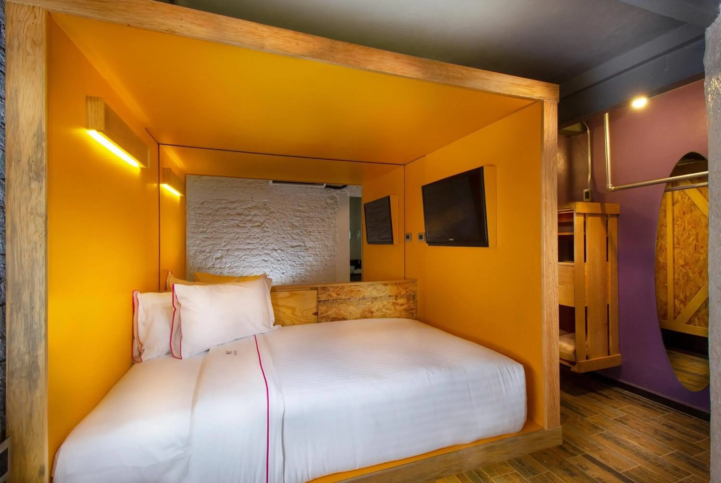 Photo of the whole room, Bed in Hotel MX mas roma CDMX, Trademark Collection by Wyndham Photo of the whole room, Bed in Hotel MX mas roma CDMX, Trademark Collection by Wyndham