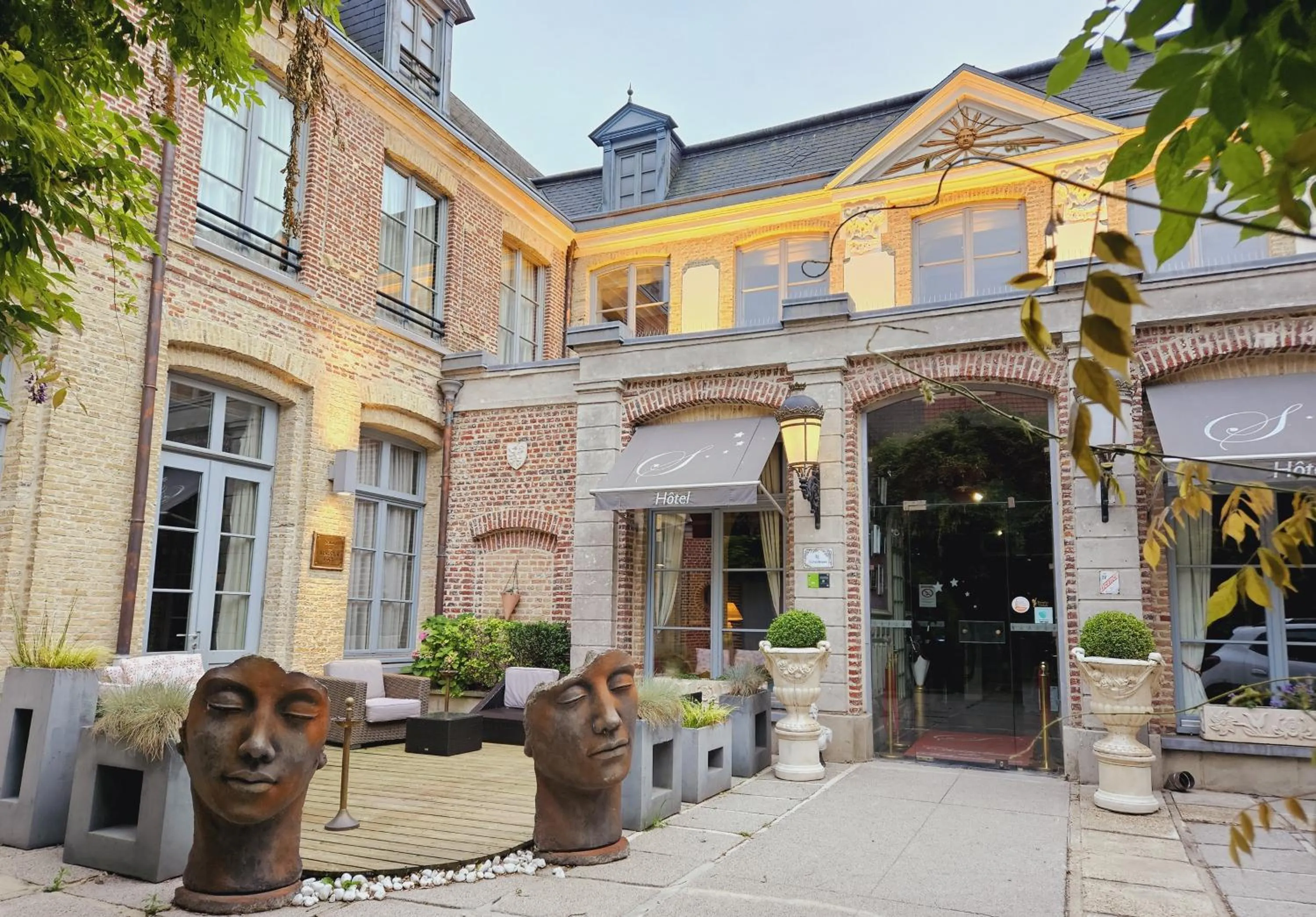 Property building in Châtellerie De Schoebeque