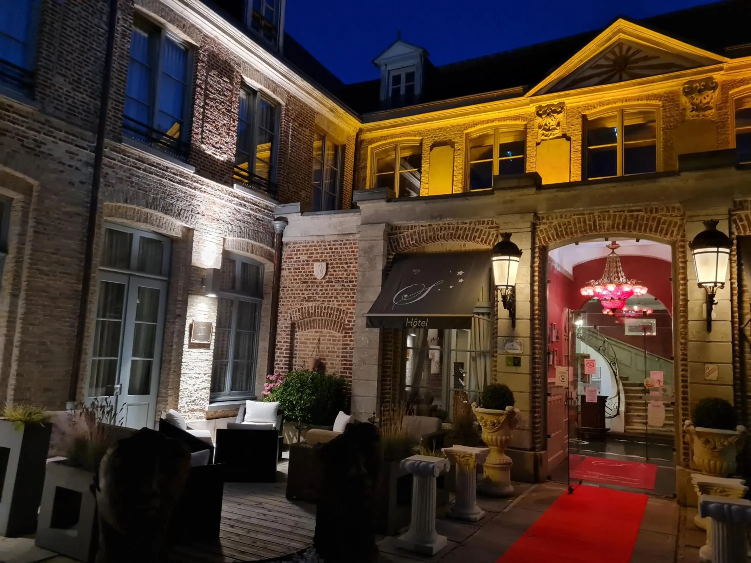 Property building in Châtellerie De Schoebeque Property building in Châtellerie De Schoebeque