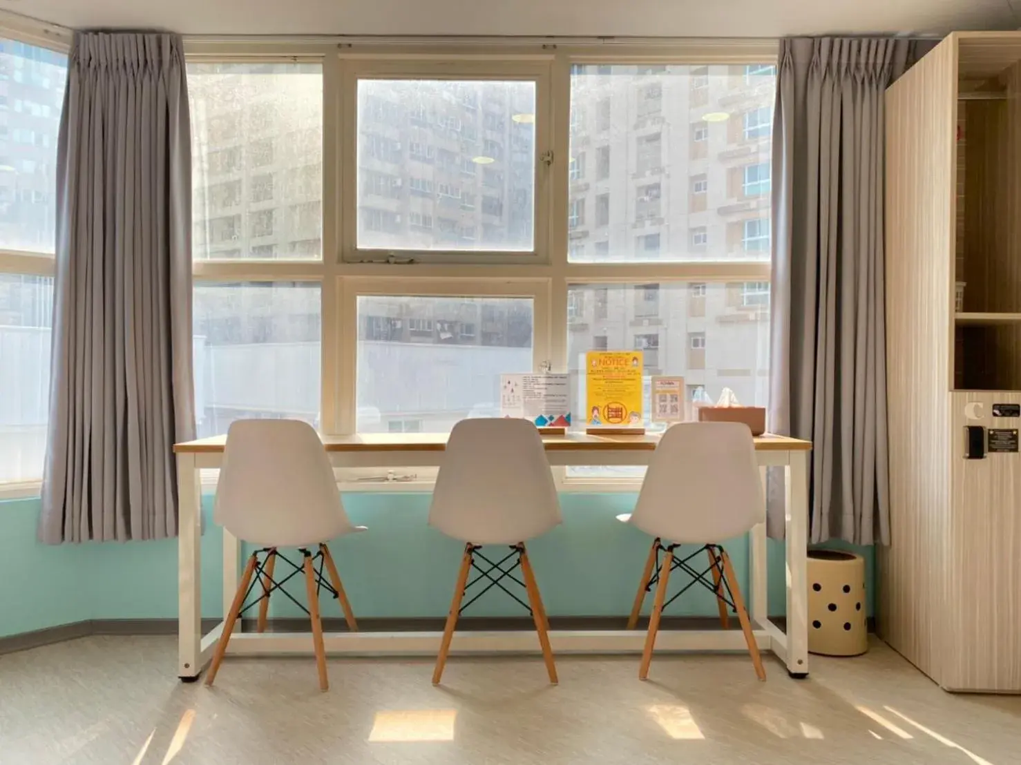 Photo of the whole room, Dining Area in Flyinn Hostel