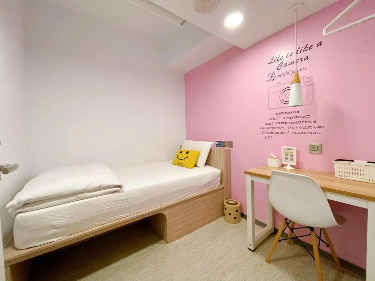 Photo of the whole room, Bed in Flyinn Hostel