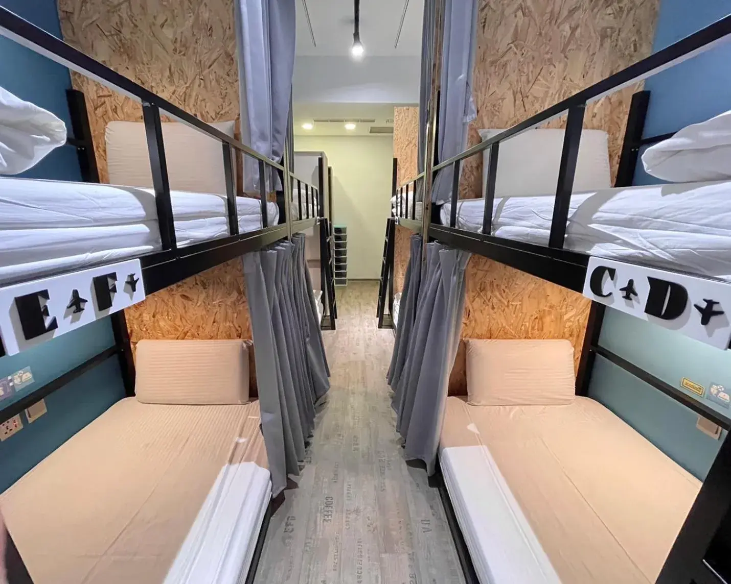 Photo of the whole room, Bunk Bed in Flyinn Hostel