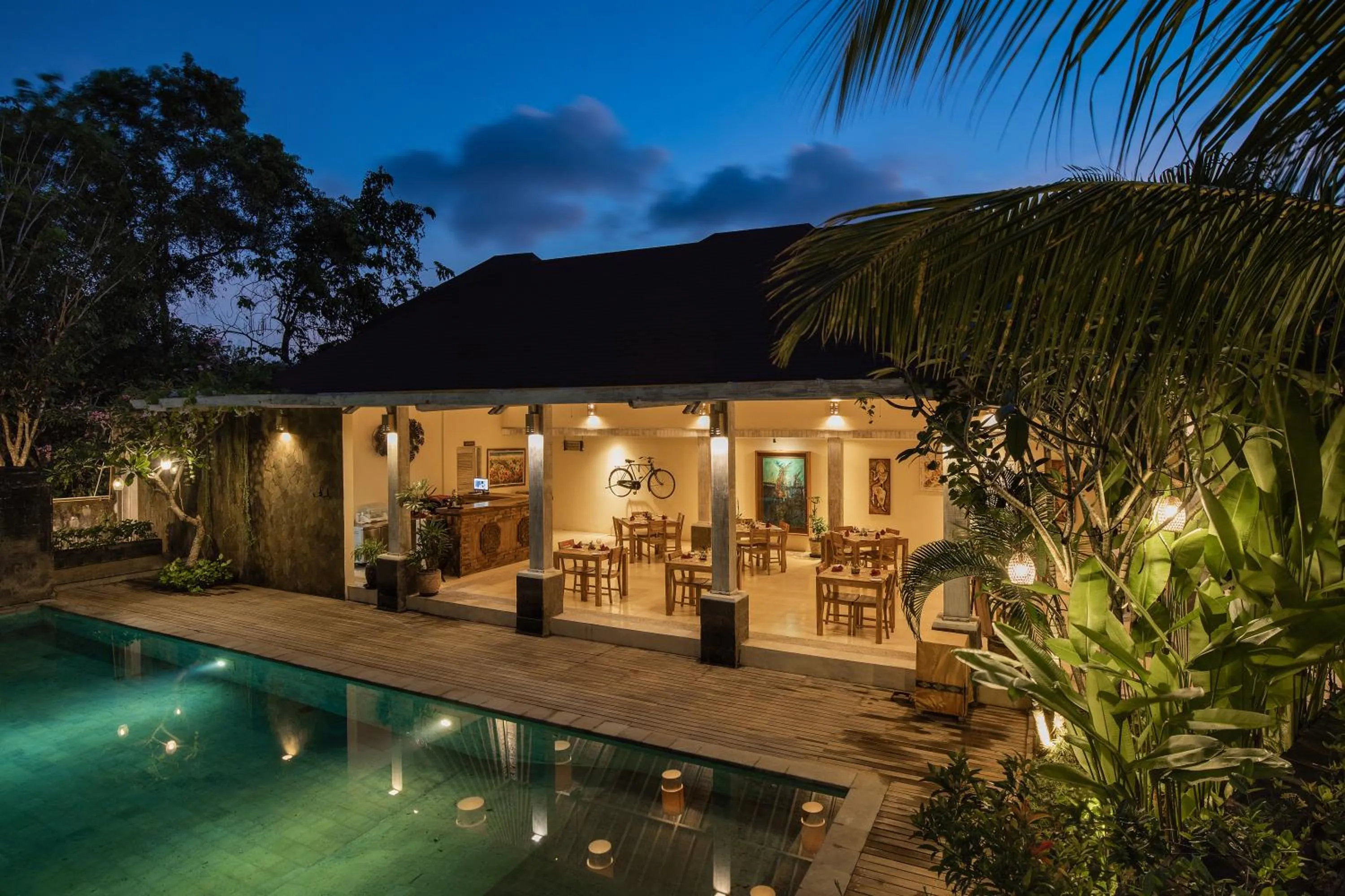 Restaurant/places to eat in La Berceuse Resort and Villa Nusa Dua by Taritiya Collection