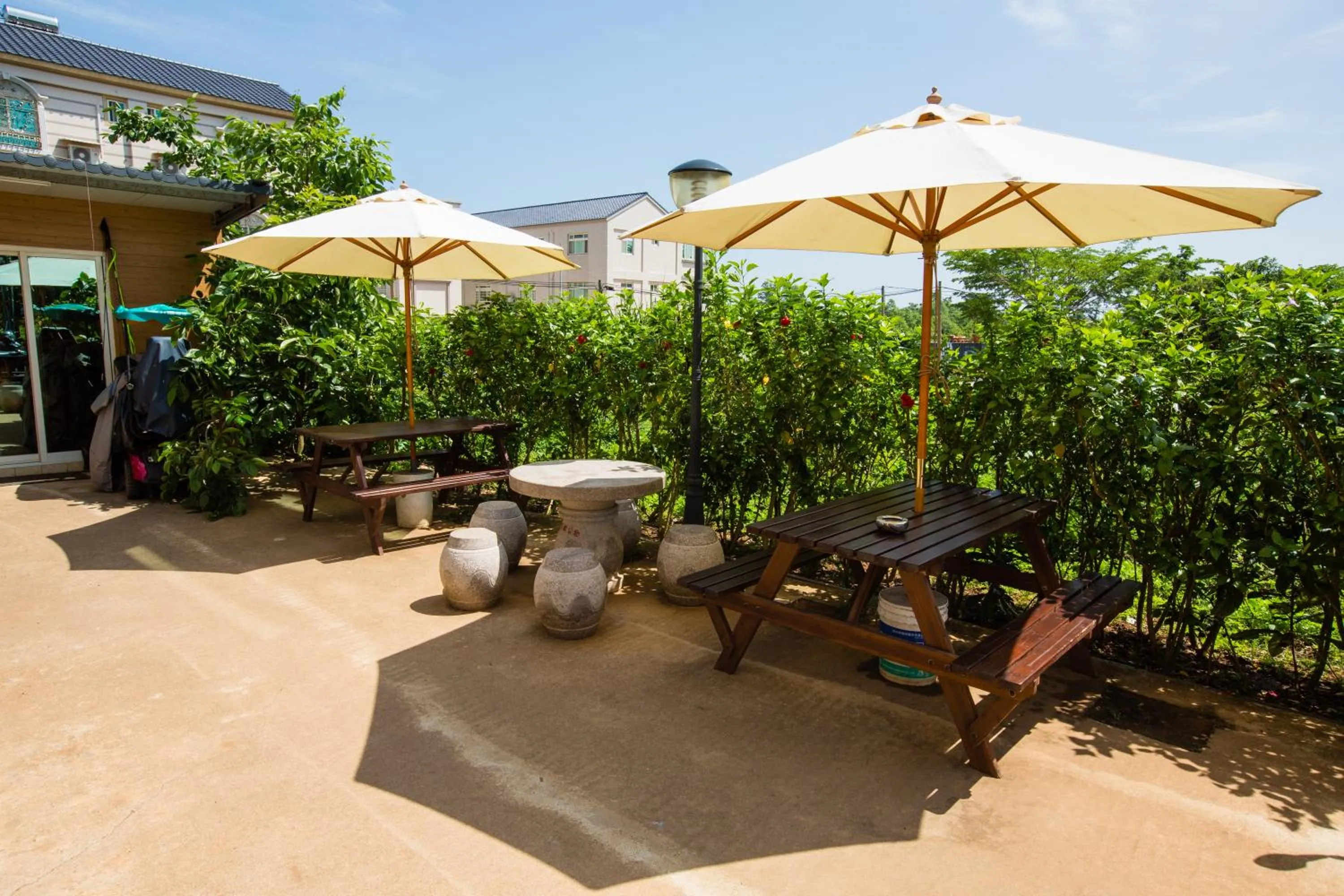 Patio in Backpacker B&B