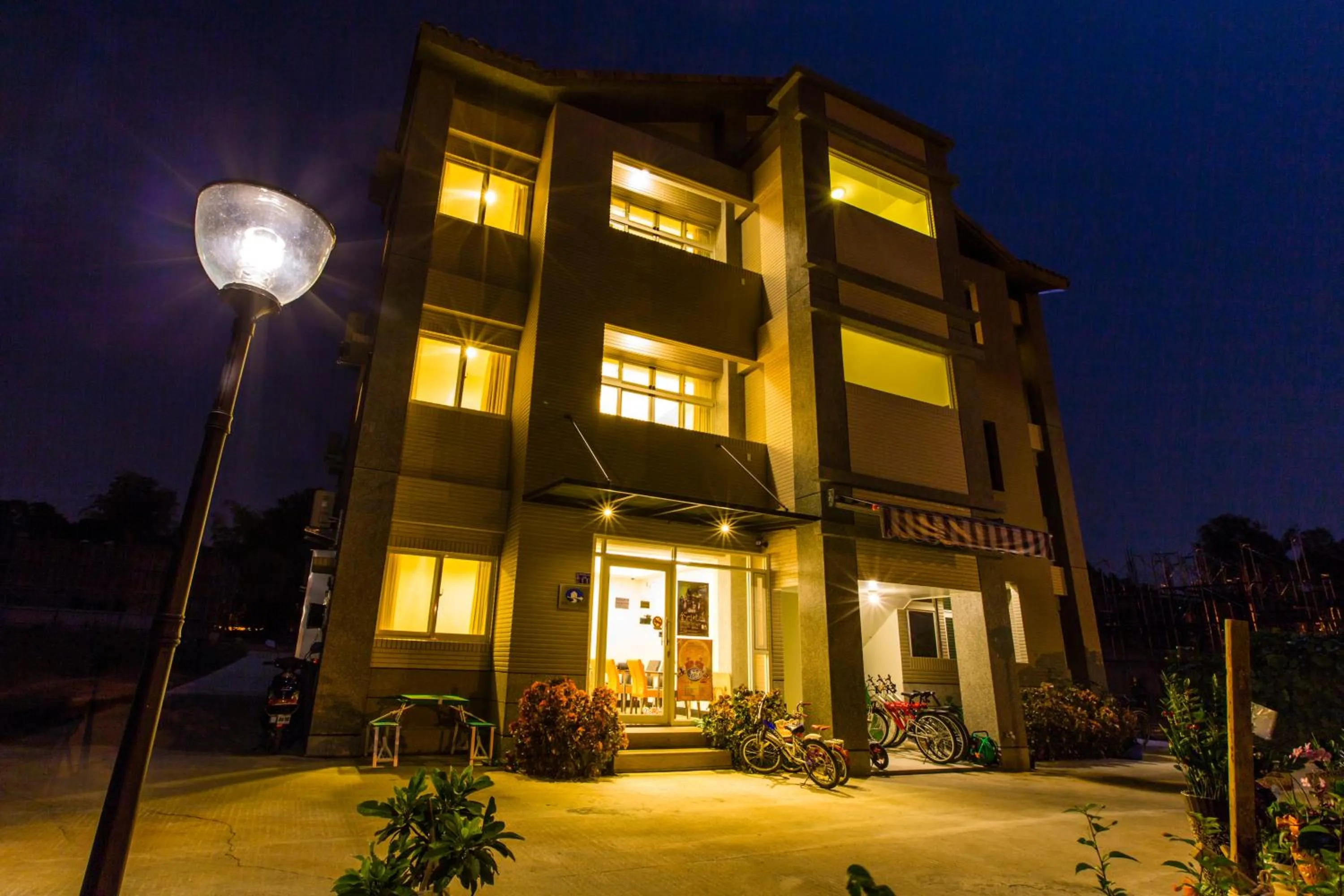 Property building in Backpacker B&B