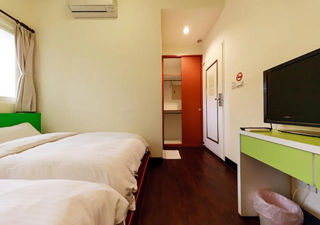 Bed in Backpacker B&B