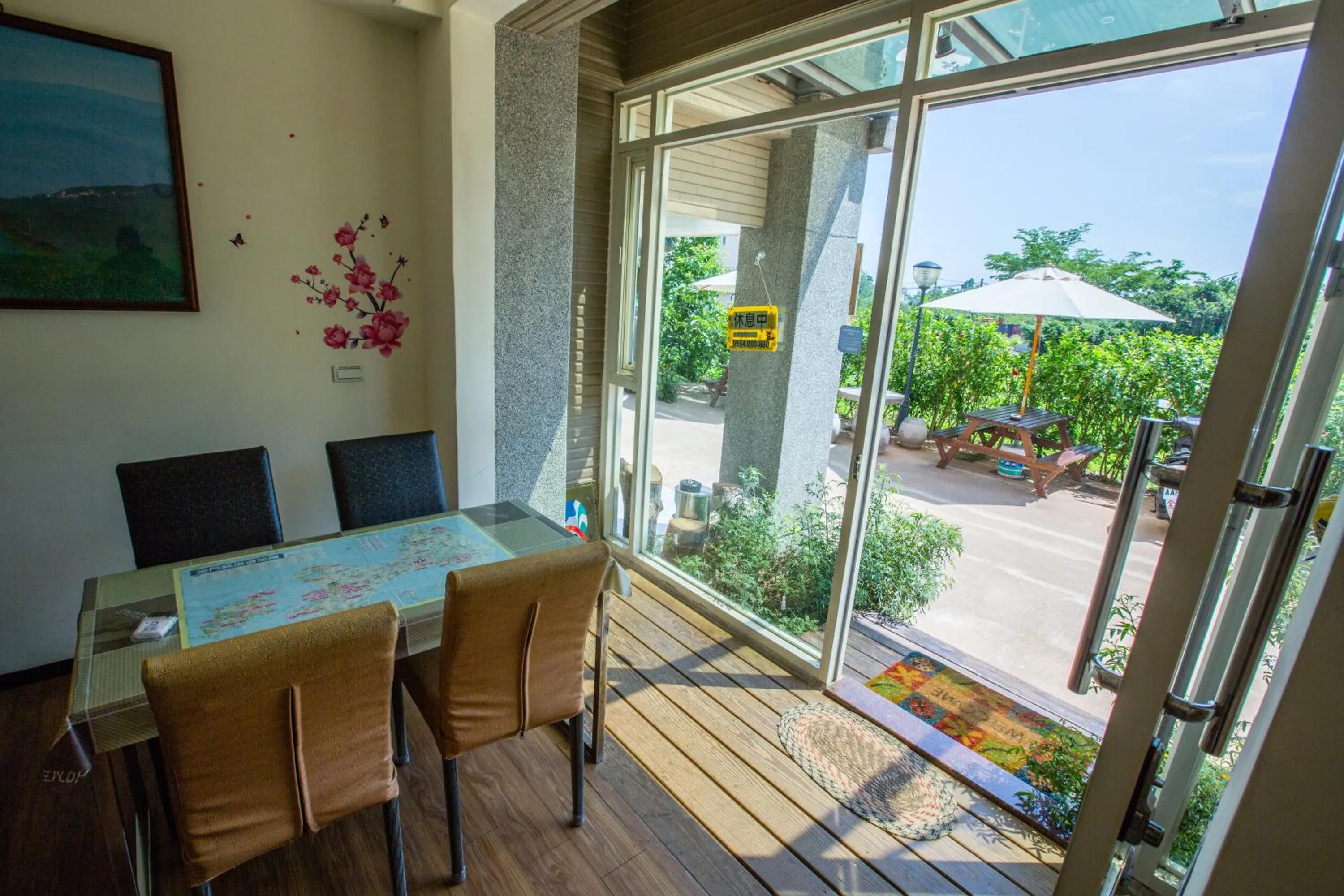 Patio in Backpacker B&B