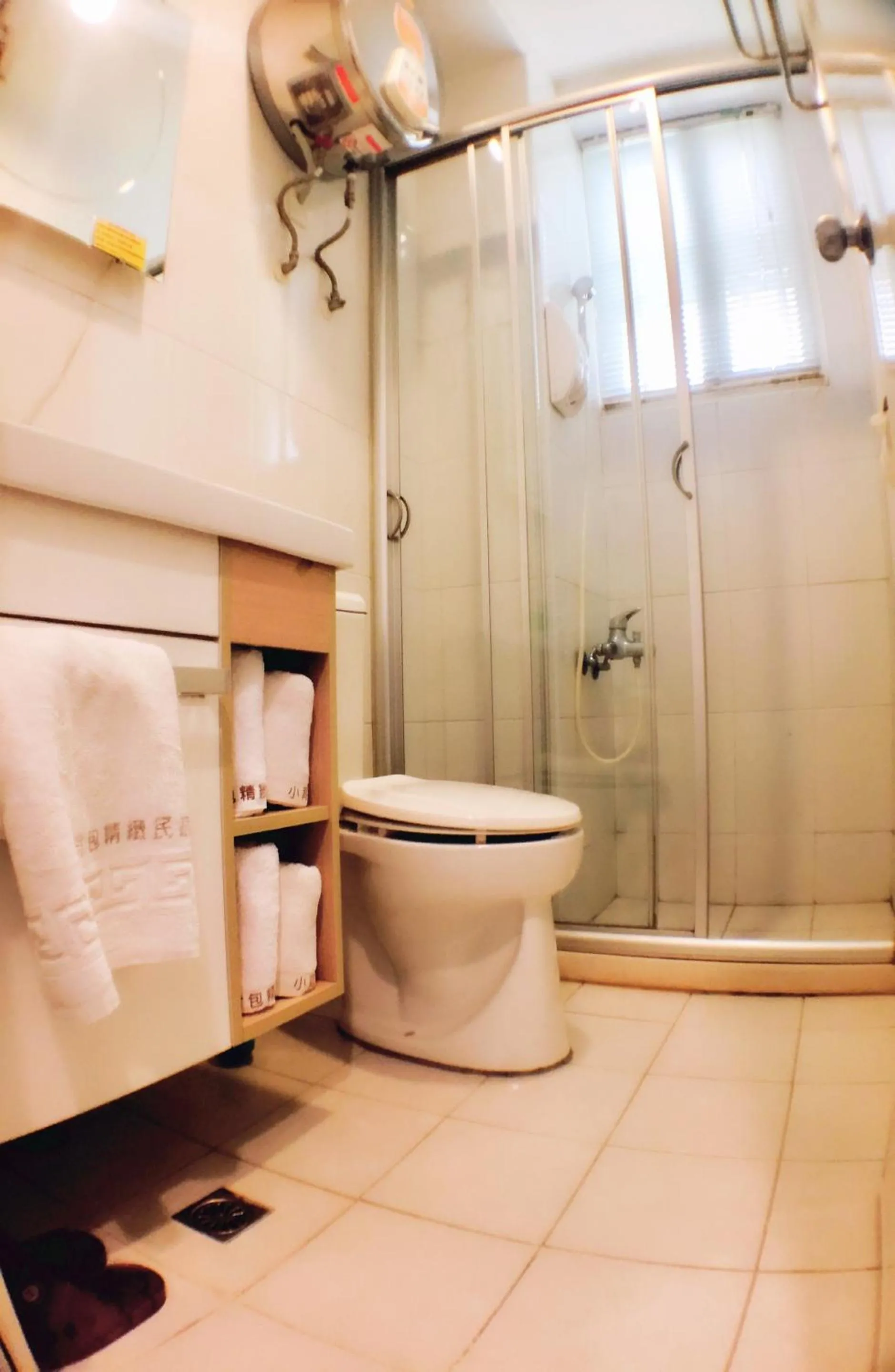 Shower in Backpacker B&B