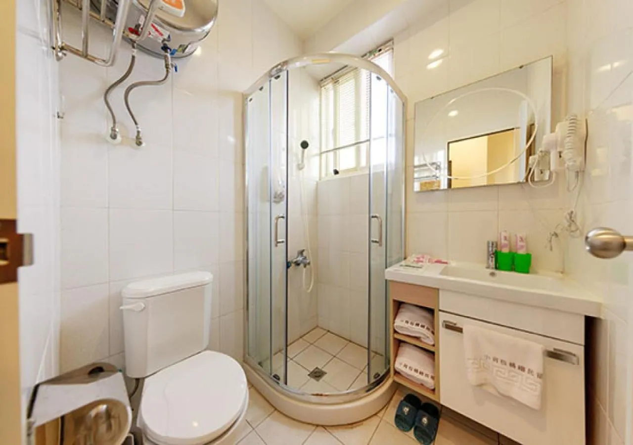 Bathroom in Backpacker B&B