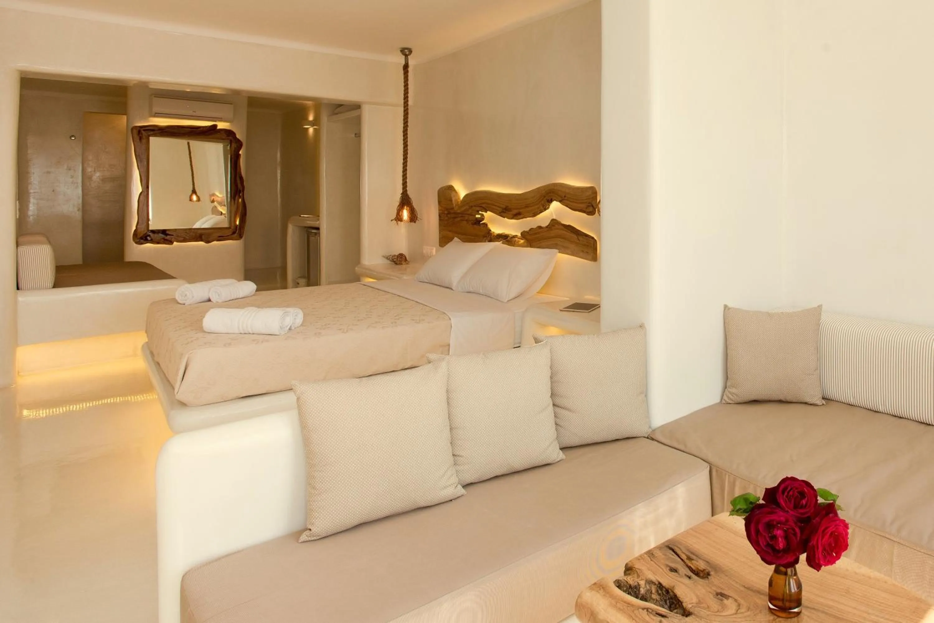 Photo of the whole room, Bed in Villa Elina suites and more