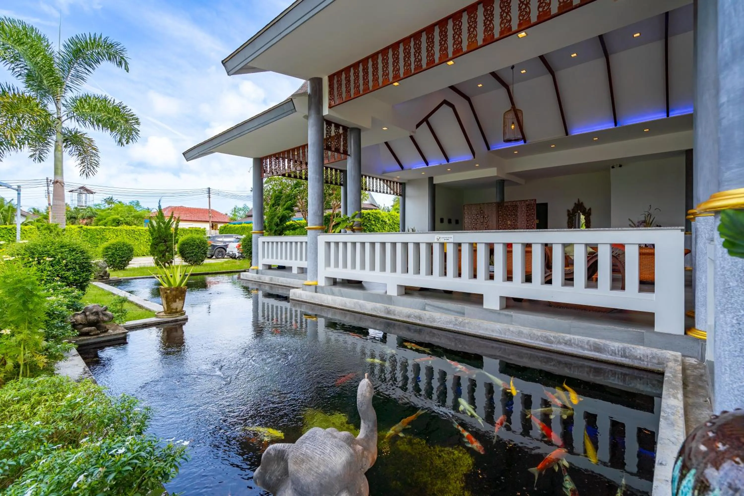 Property building in Phuket La Siesta