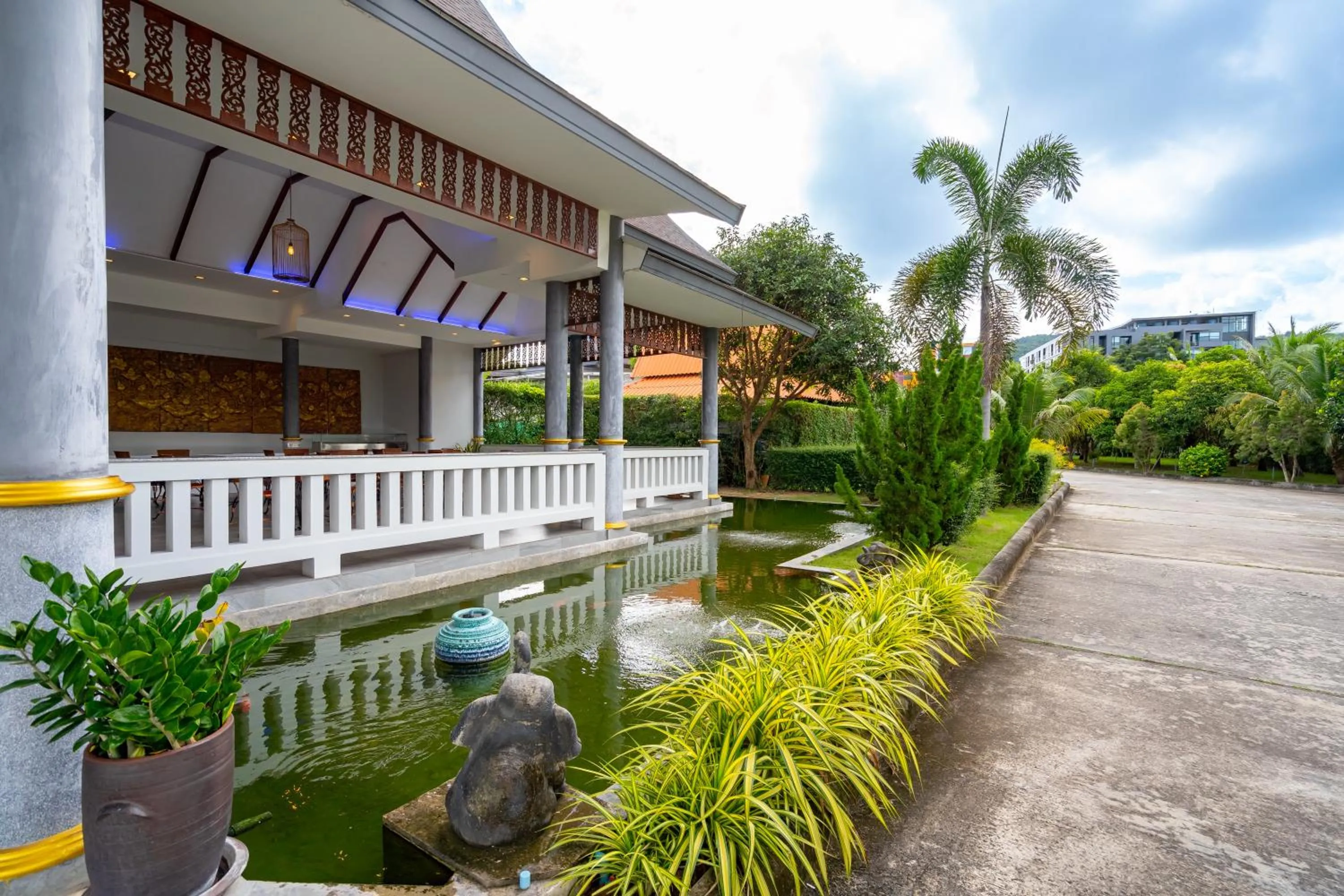 Property building in Phuket La Siesta