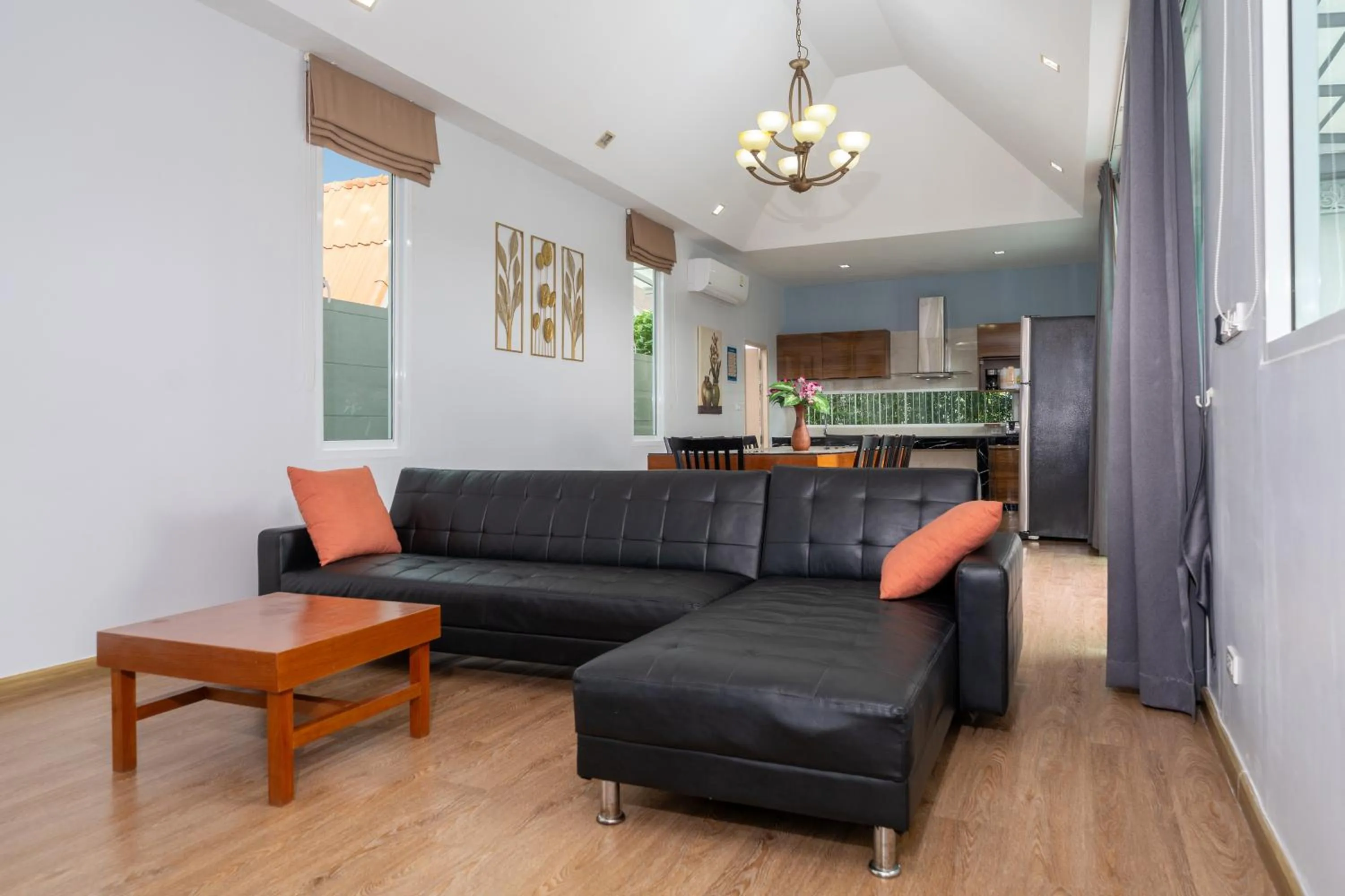 Communal lounge/ TV room in Phuket La Siesta Pool Villas & Pool Access Rooms