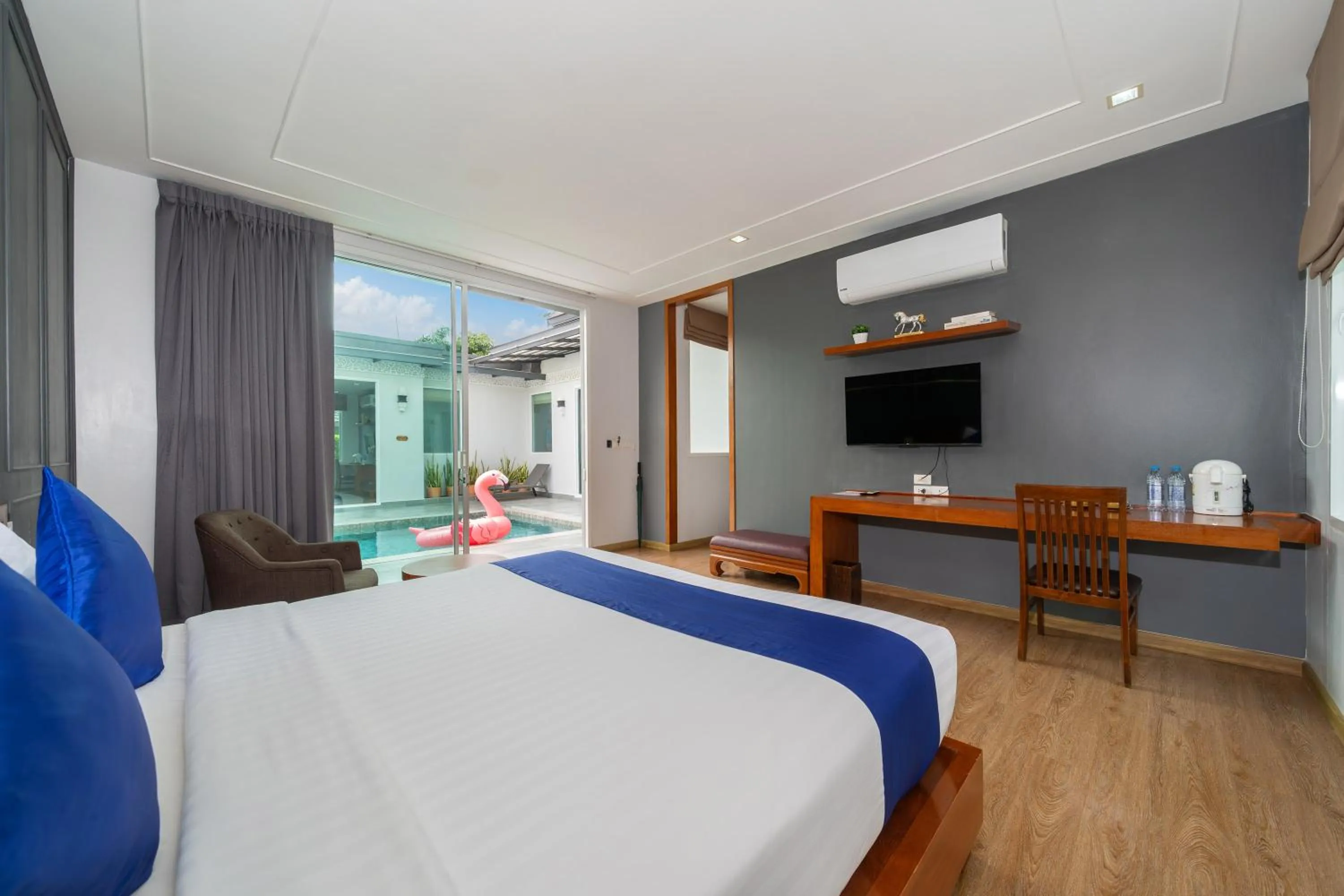 Bedroom, Bed in Phuket La Siesta Pool Villas & Pool Access Rooms