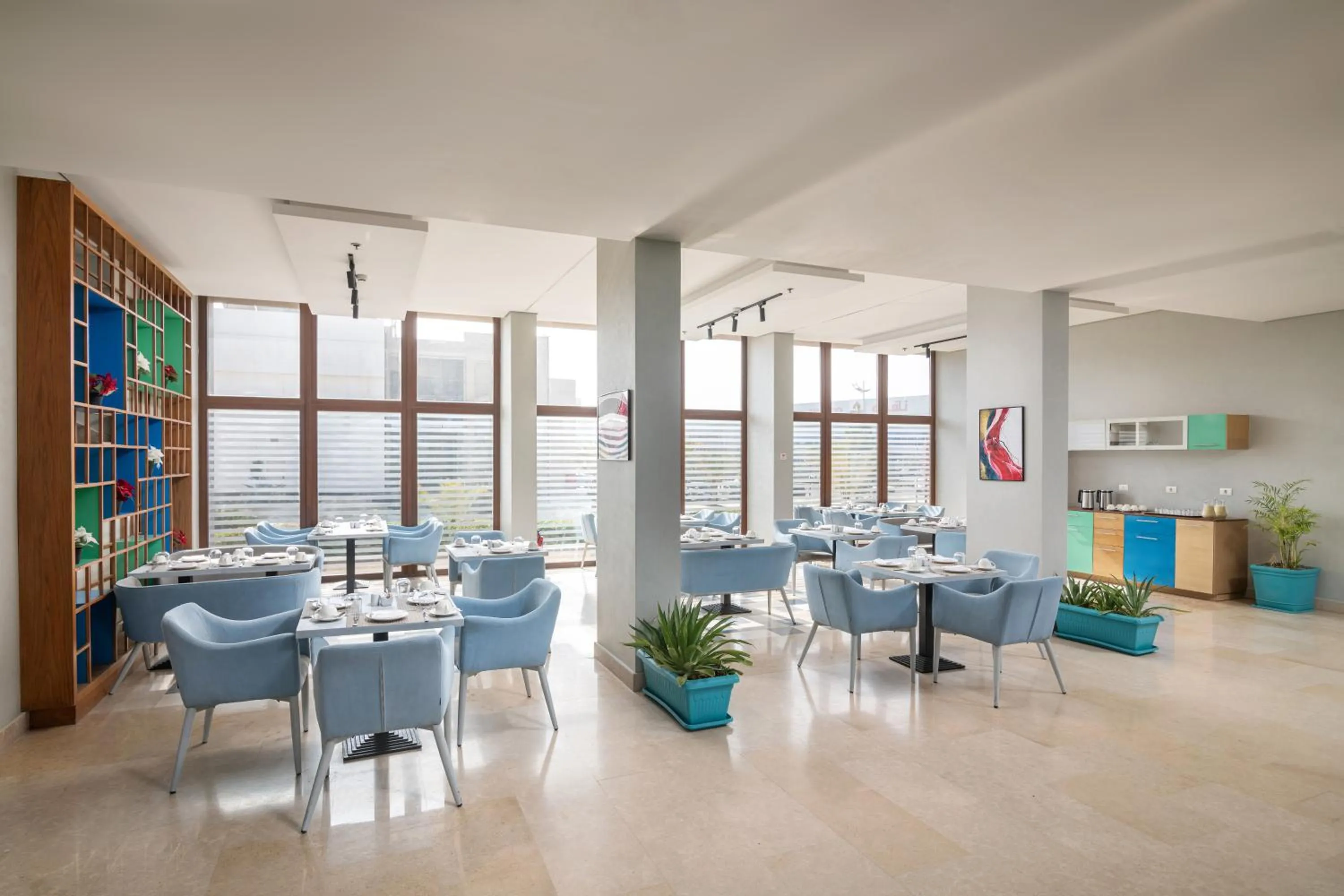 Restaurant/places to eat in Dhara Residence E2 Lodge Hotel