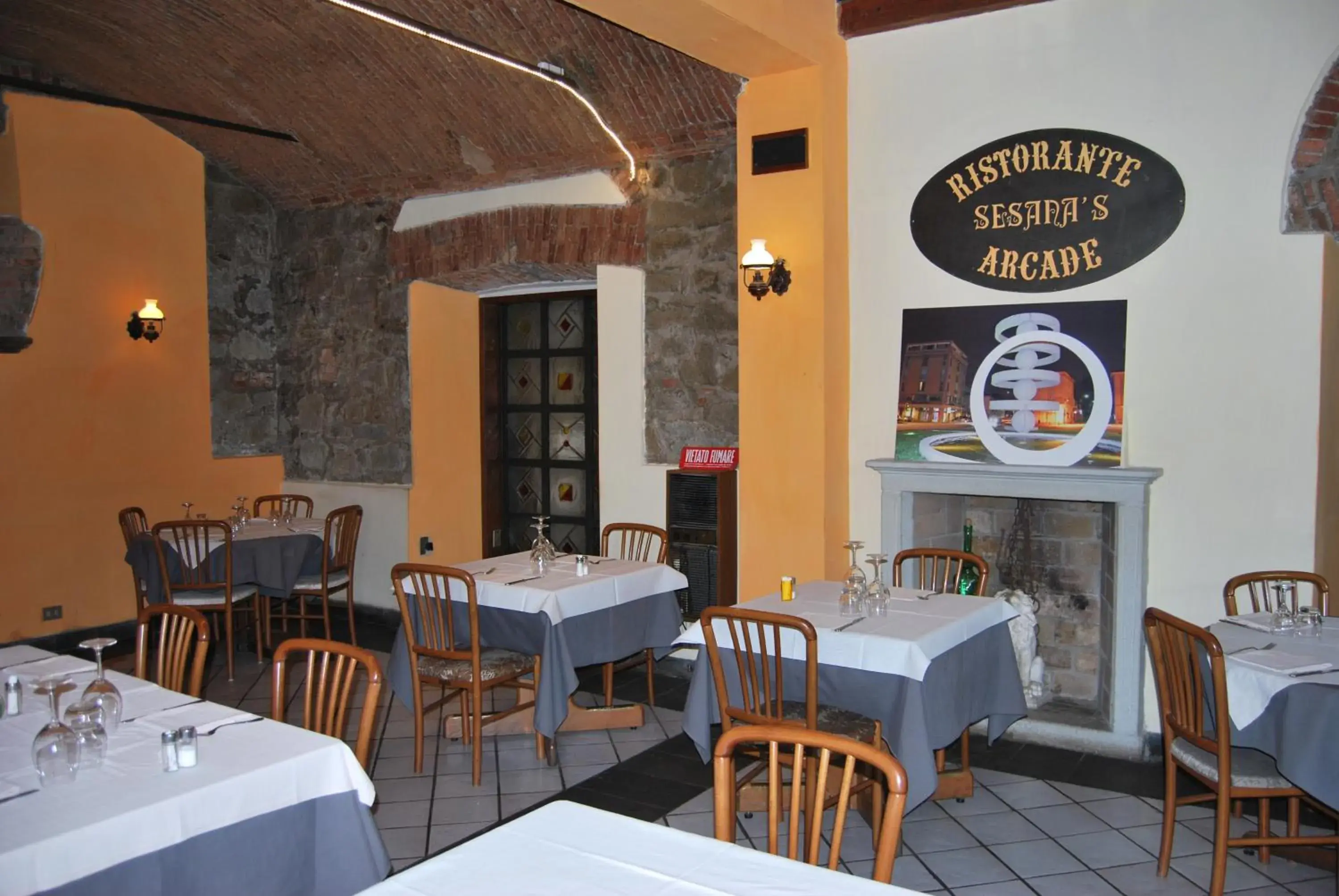 Restaurant/Places to Eat in Ristorante Albergo Arcade