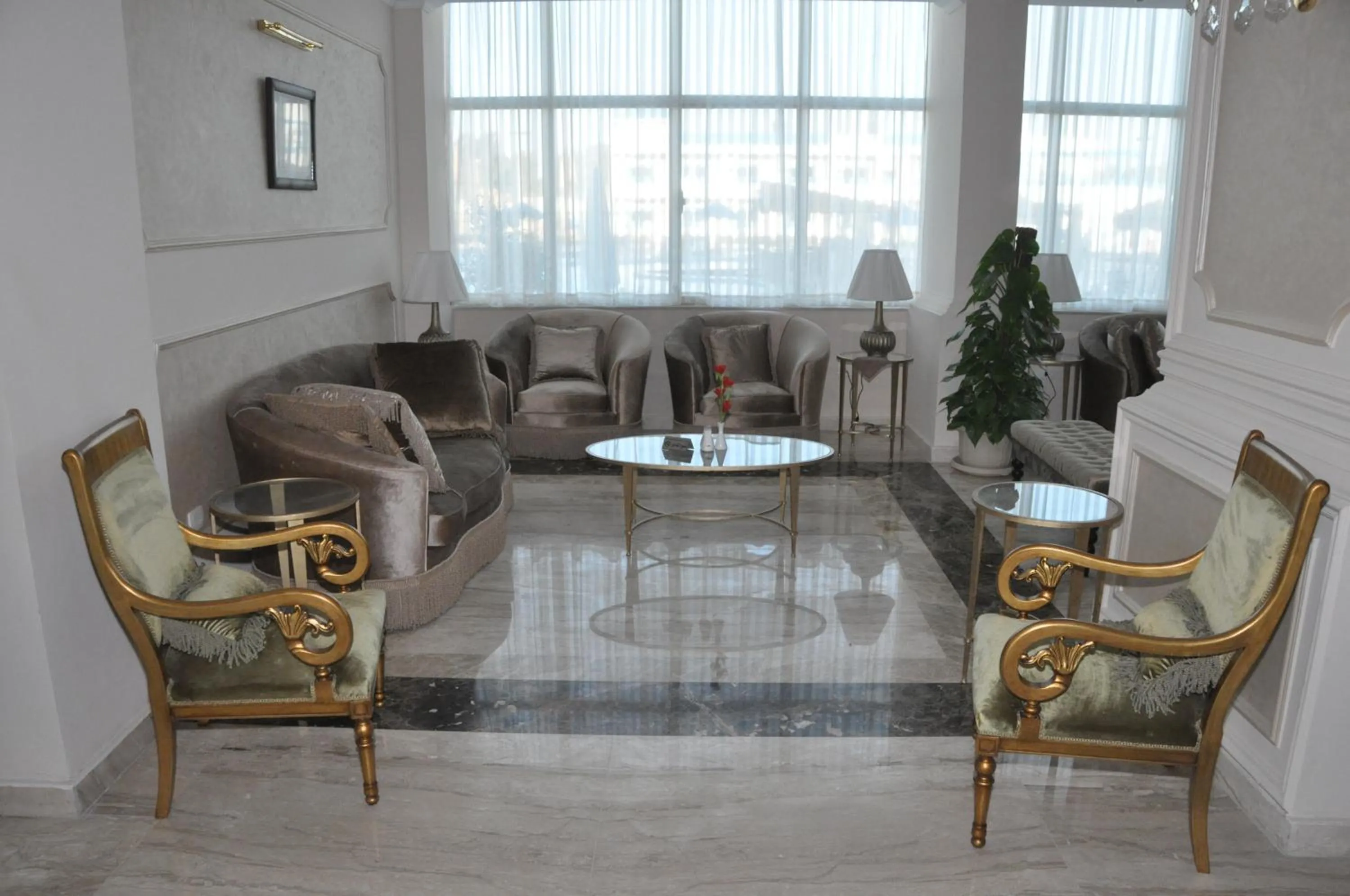 Lobby or reception in The Guard Hotel