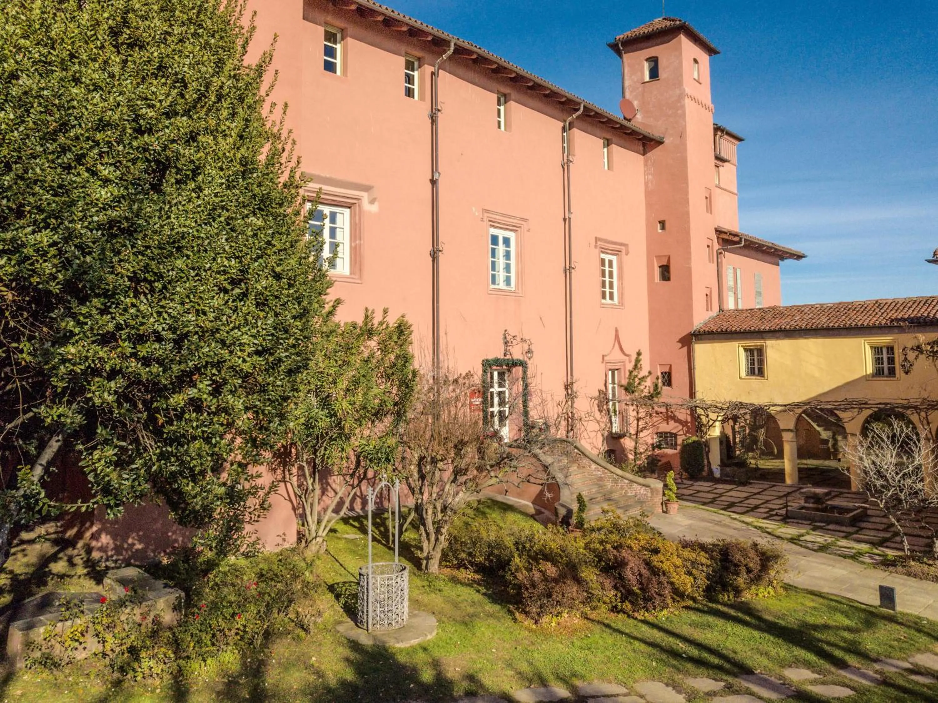 Property building in Castello Rosso