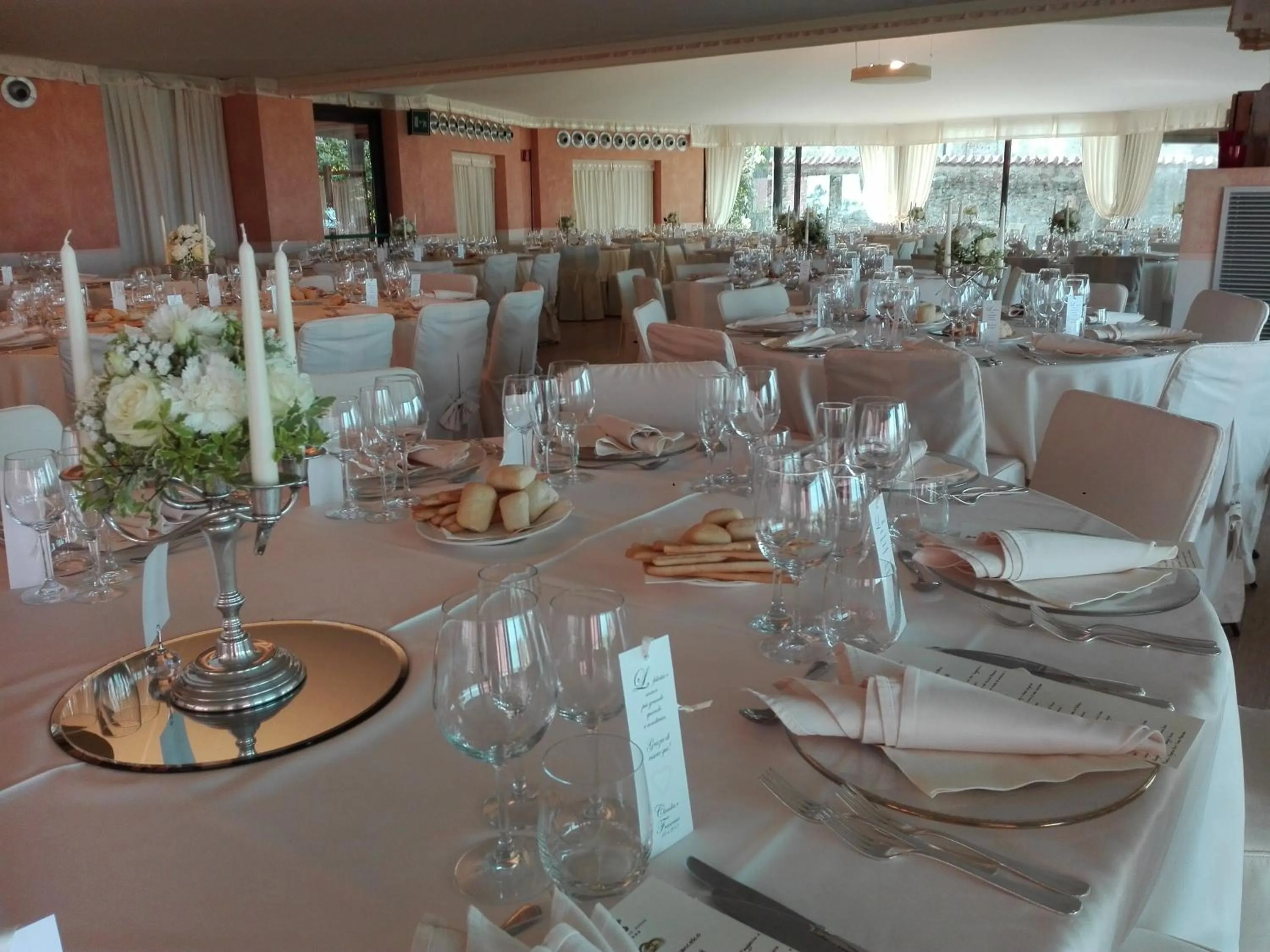 Restaurant/places to eat in Castello Rosso