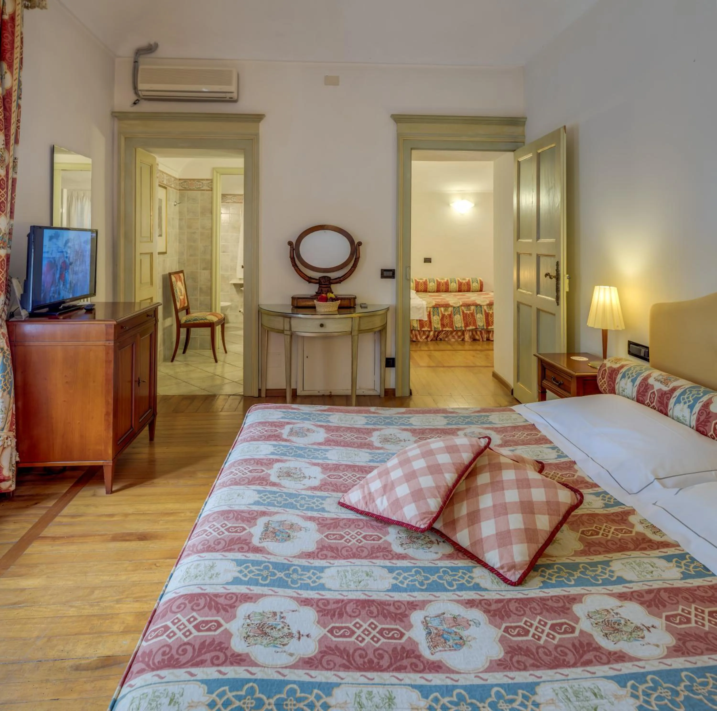 Photo of the whole room, Bed in Castello Rosso