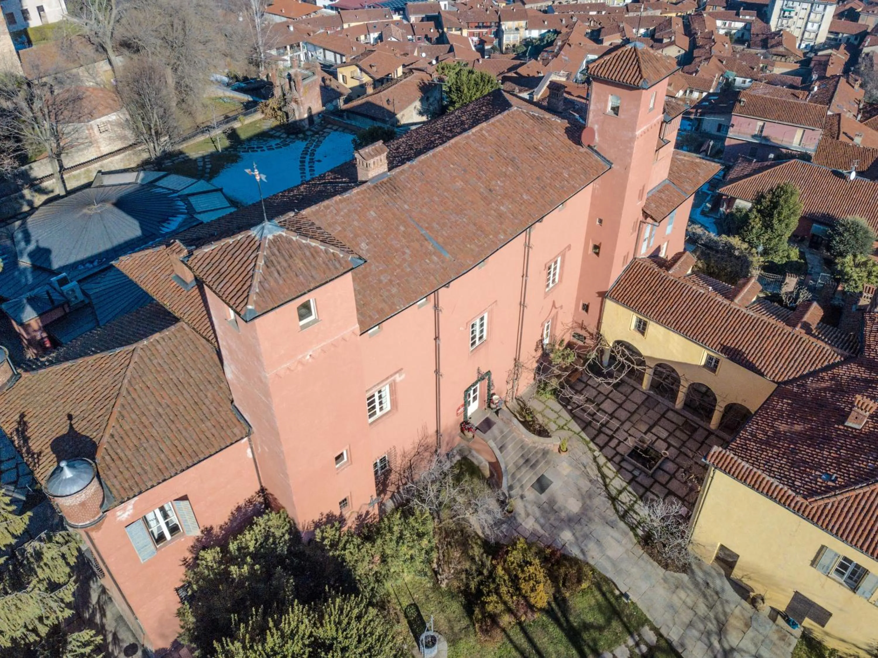 Bird's eye view in Castello Rosso