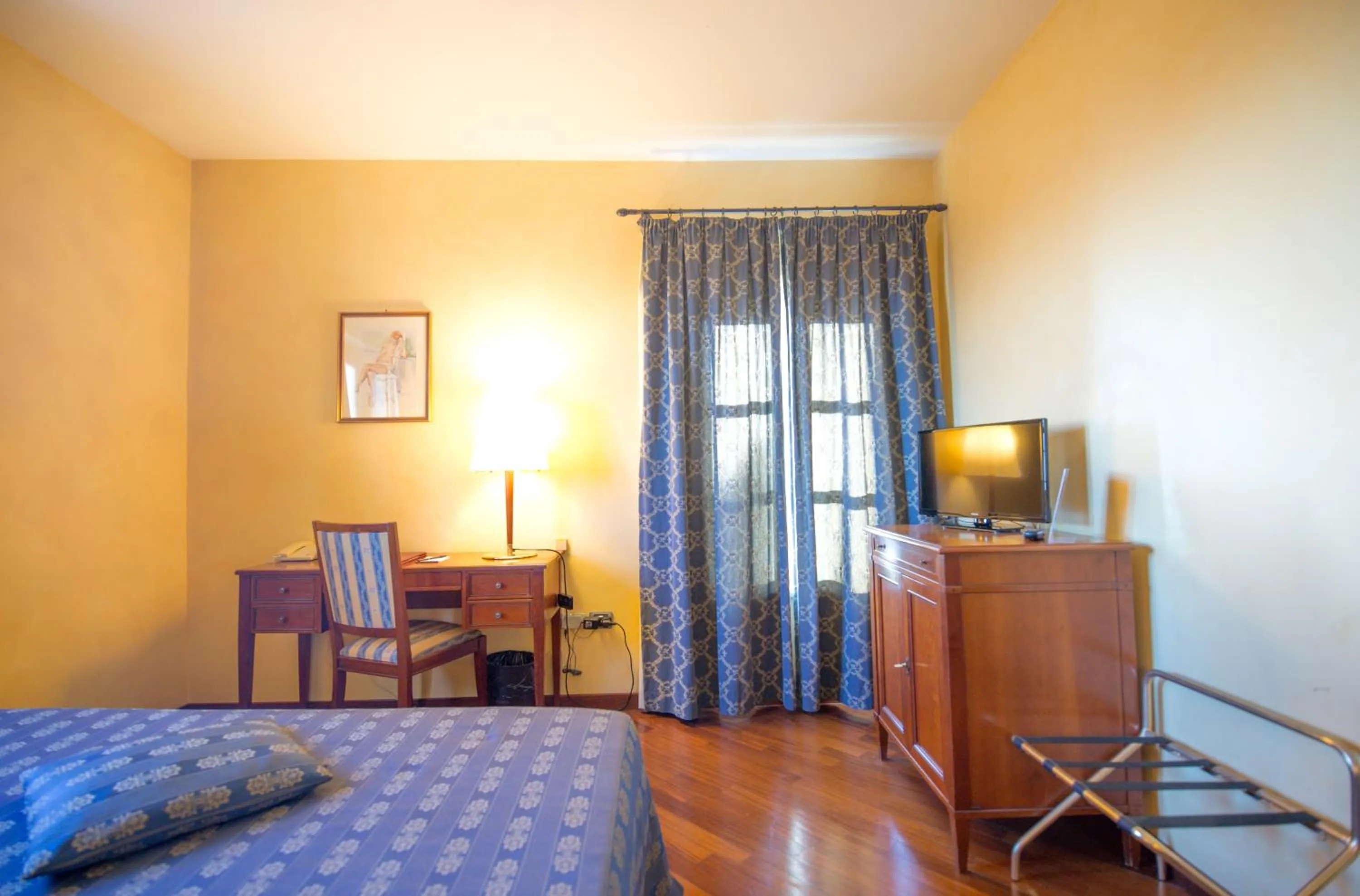 Photo of the whole room, Bed in Castello Rosso