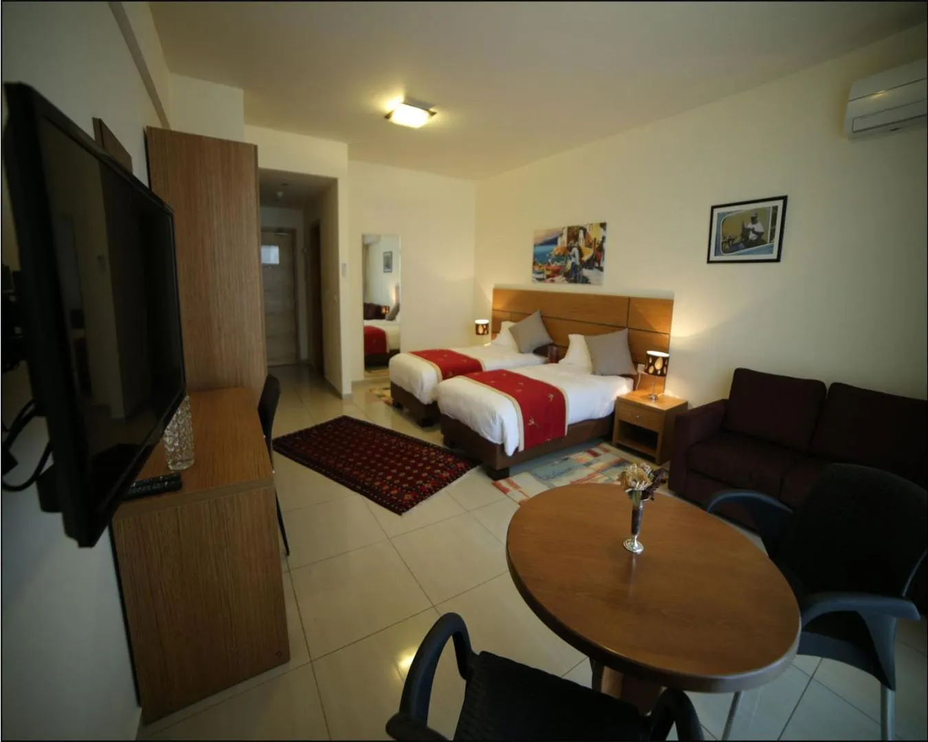 Bedroom, Bed in Sea Valley