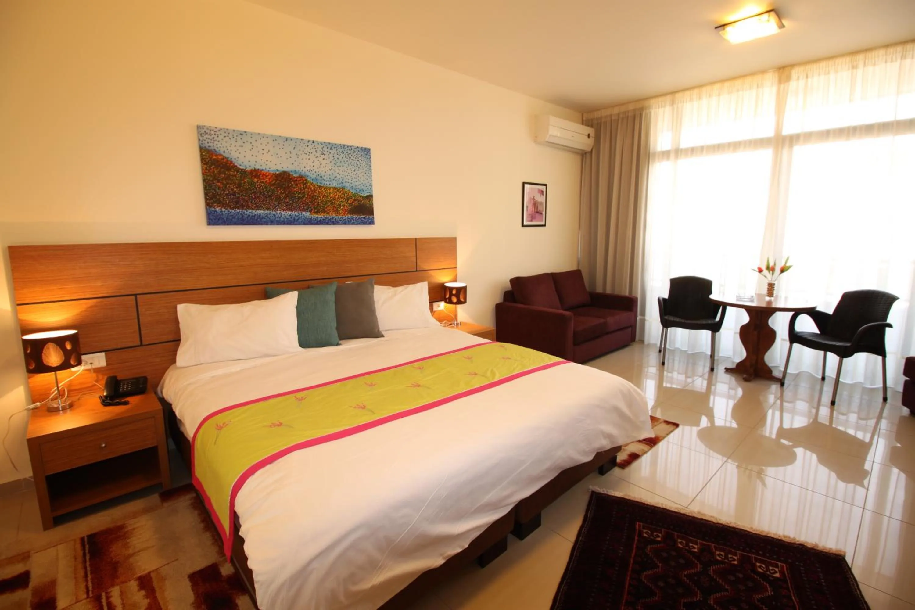 Bedroom, Bed in Sea Valley