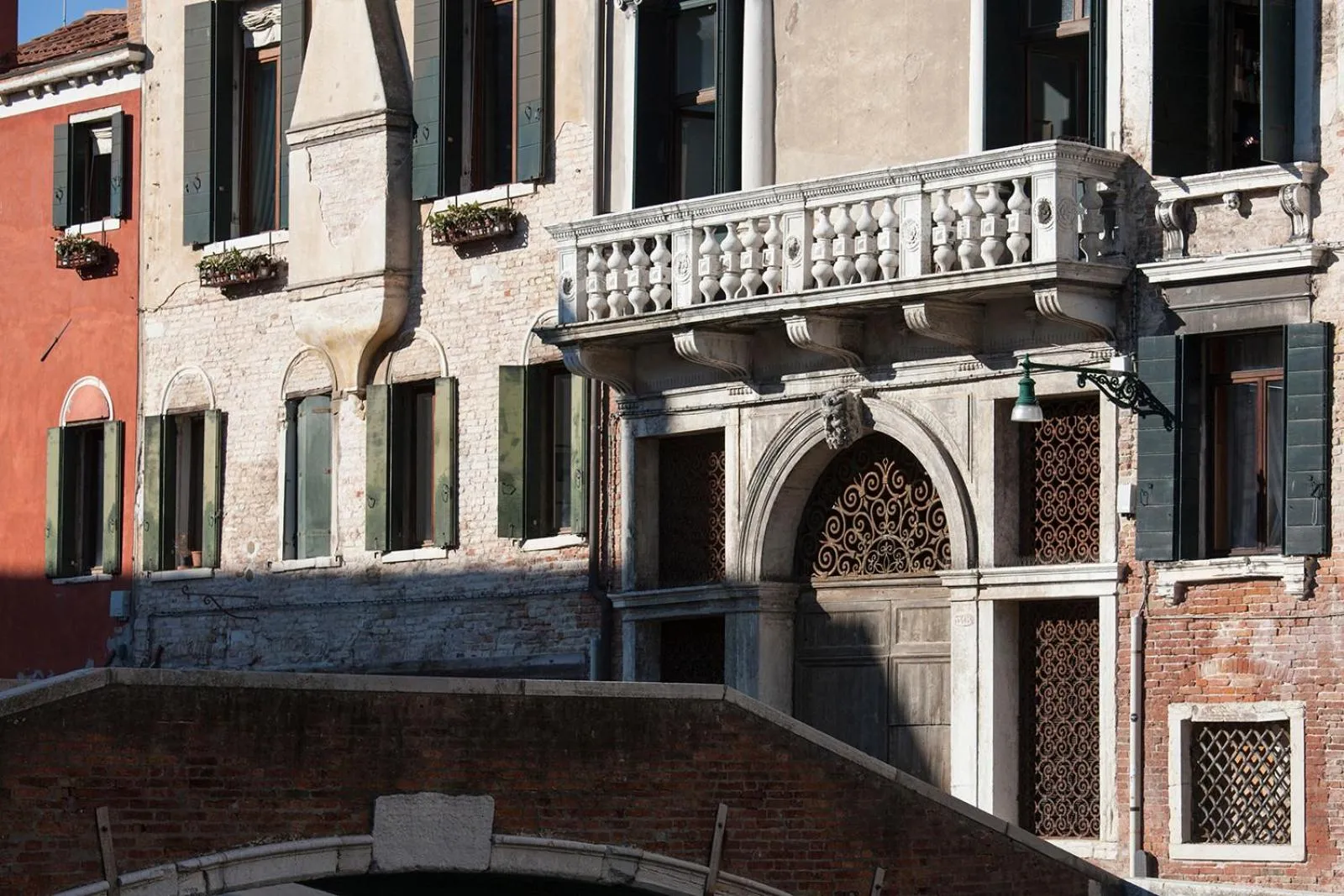 Property building in Appartamenti inside Palazzo Foscarini