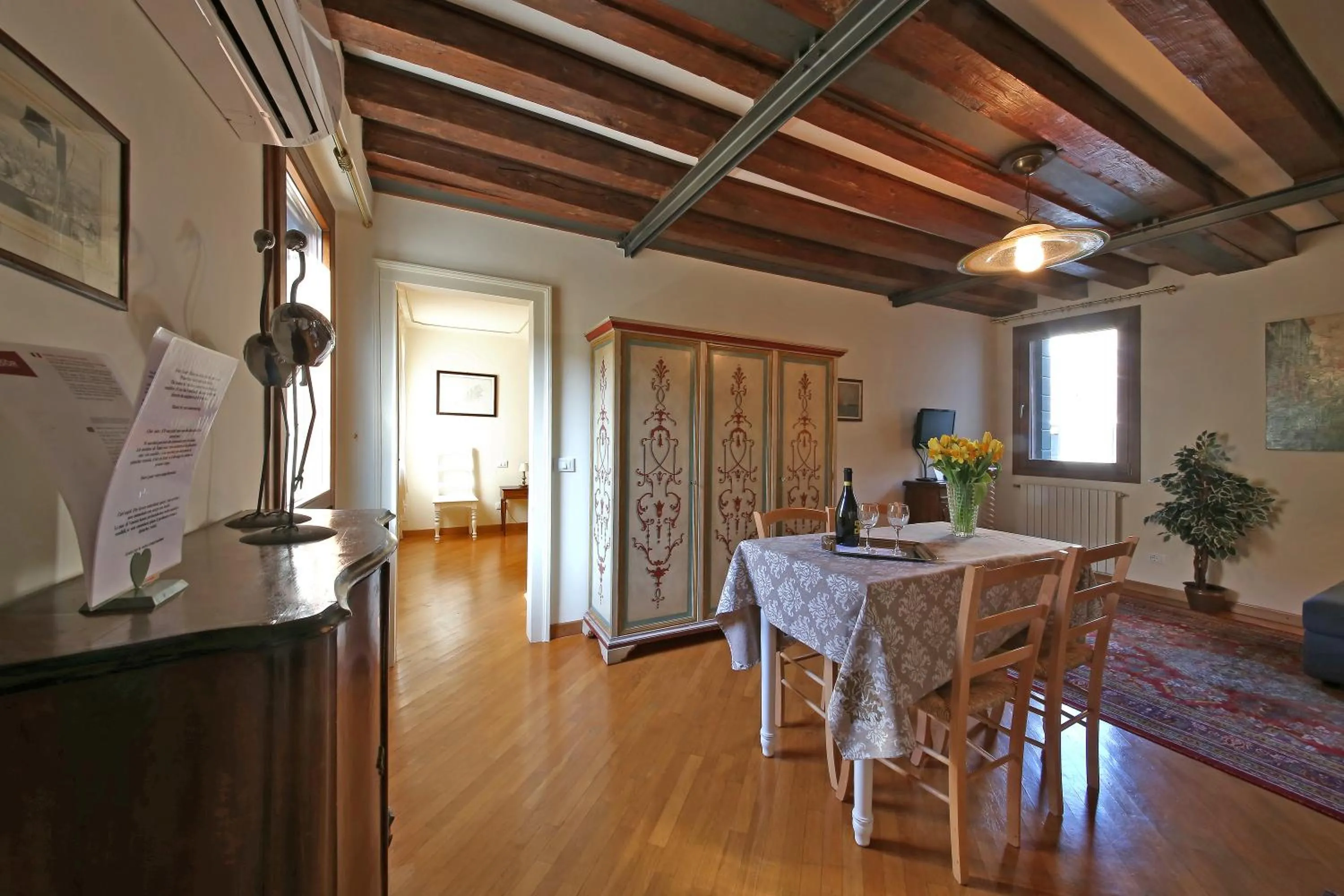 Dining area in Appartamenti inside Palazzo Foscarini
