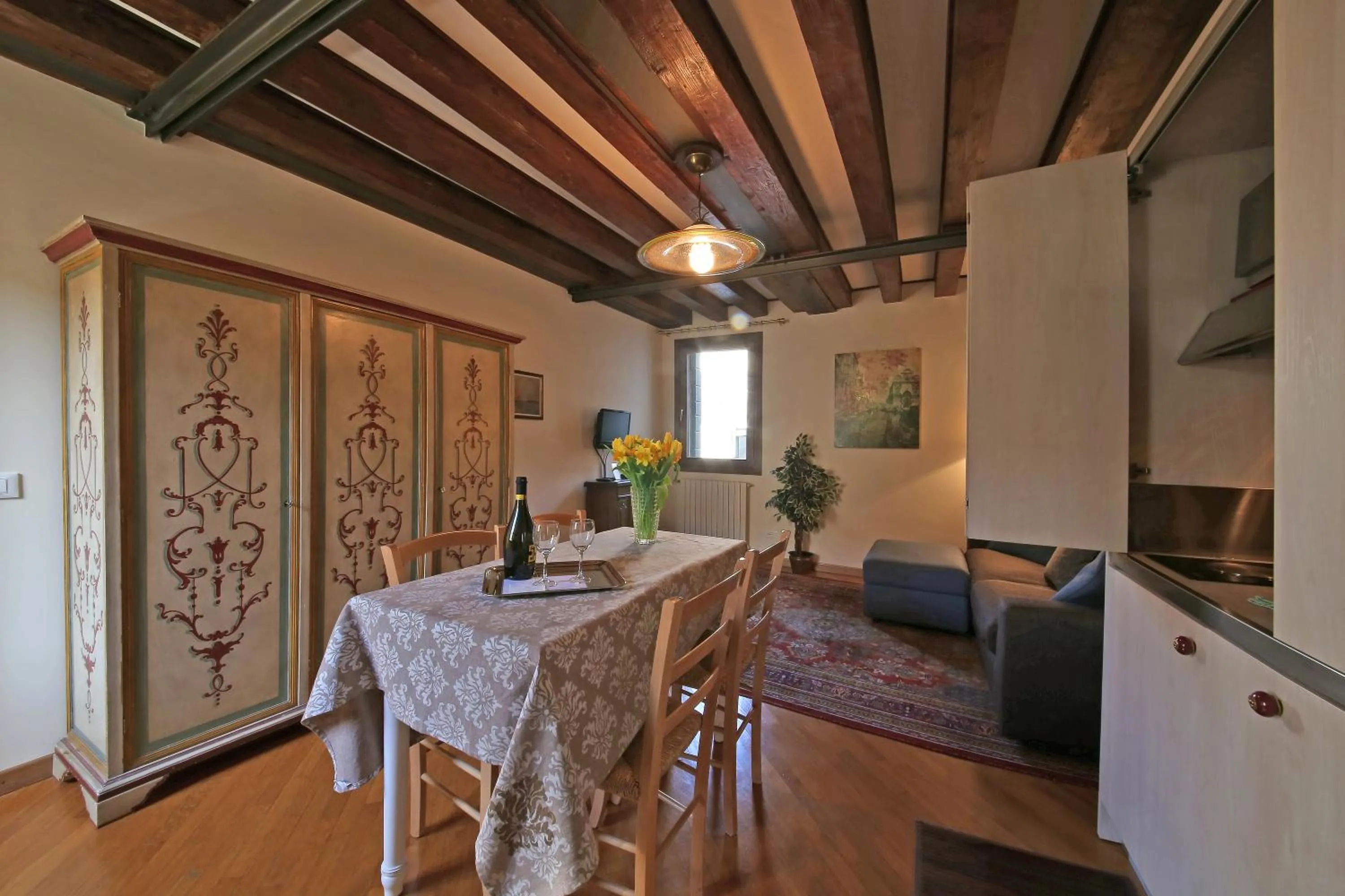 Dining area in Appartamenti inside Palazzo Foscarini