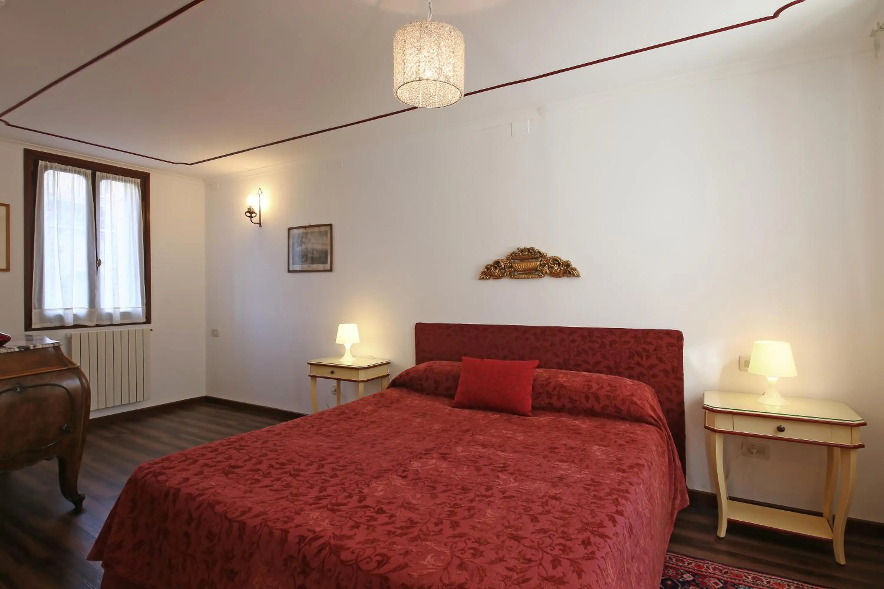 Bedroom, Bed in Appartamenti inside Palazzo Foscarini