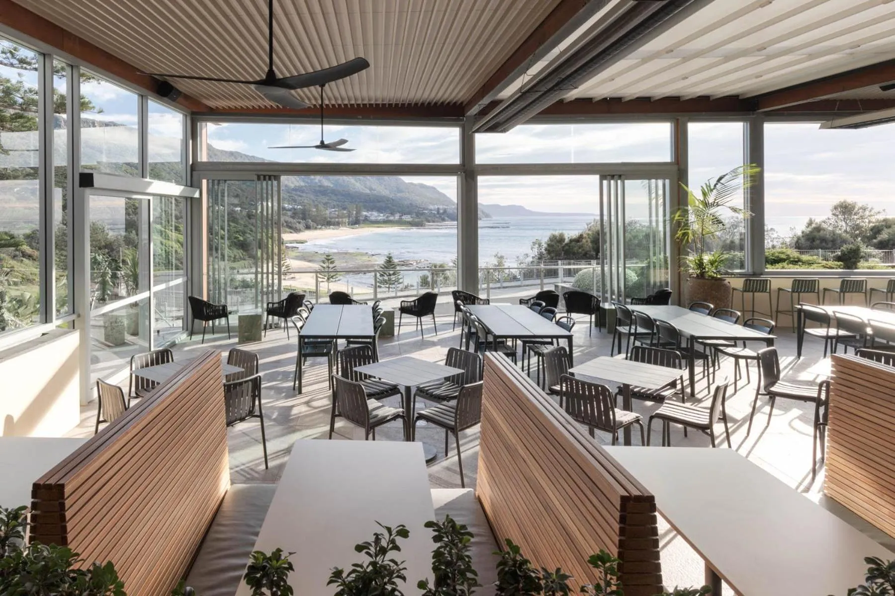 Restaurant/places to eat in Headlands Austinmer Beach