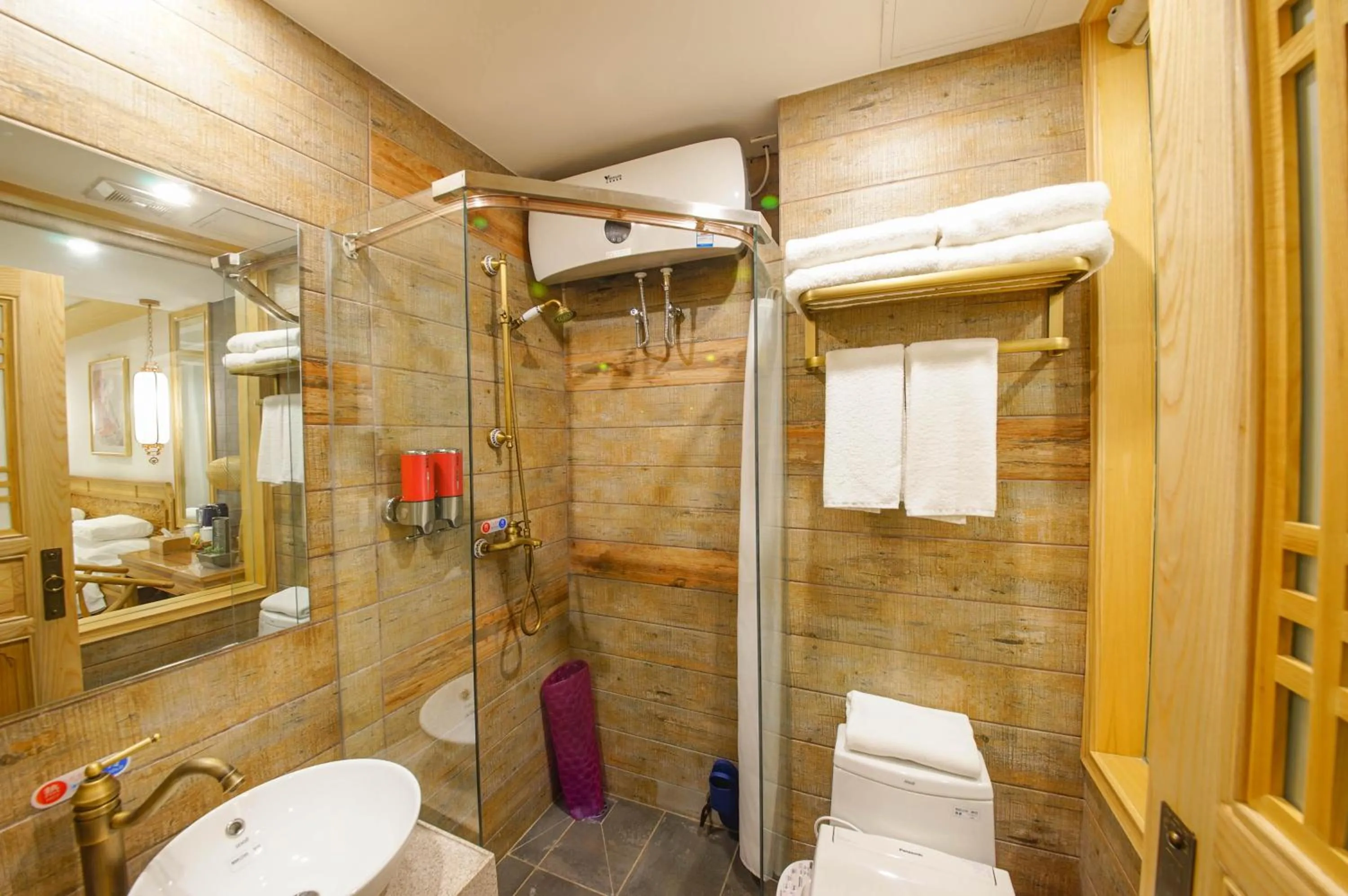 Toilet in Pipa Hotel Datong