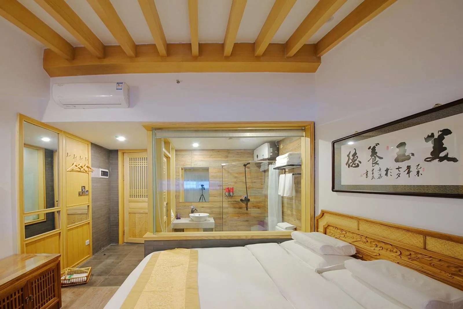 Photo of the whole room, Bed in Pipa Hotel Datong
