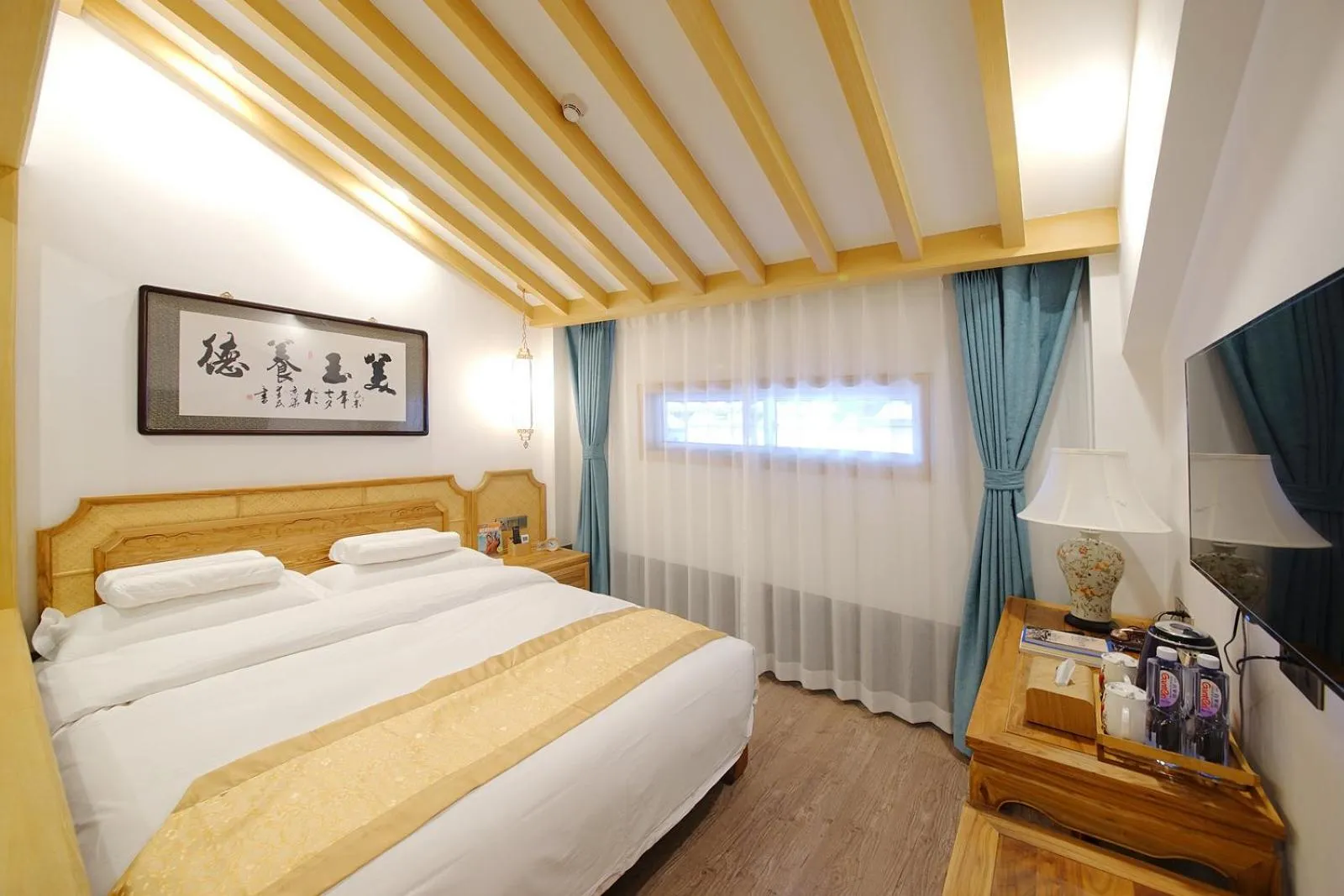 Photo of the whole room, Bed in Pipa Hotel Datong