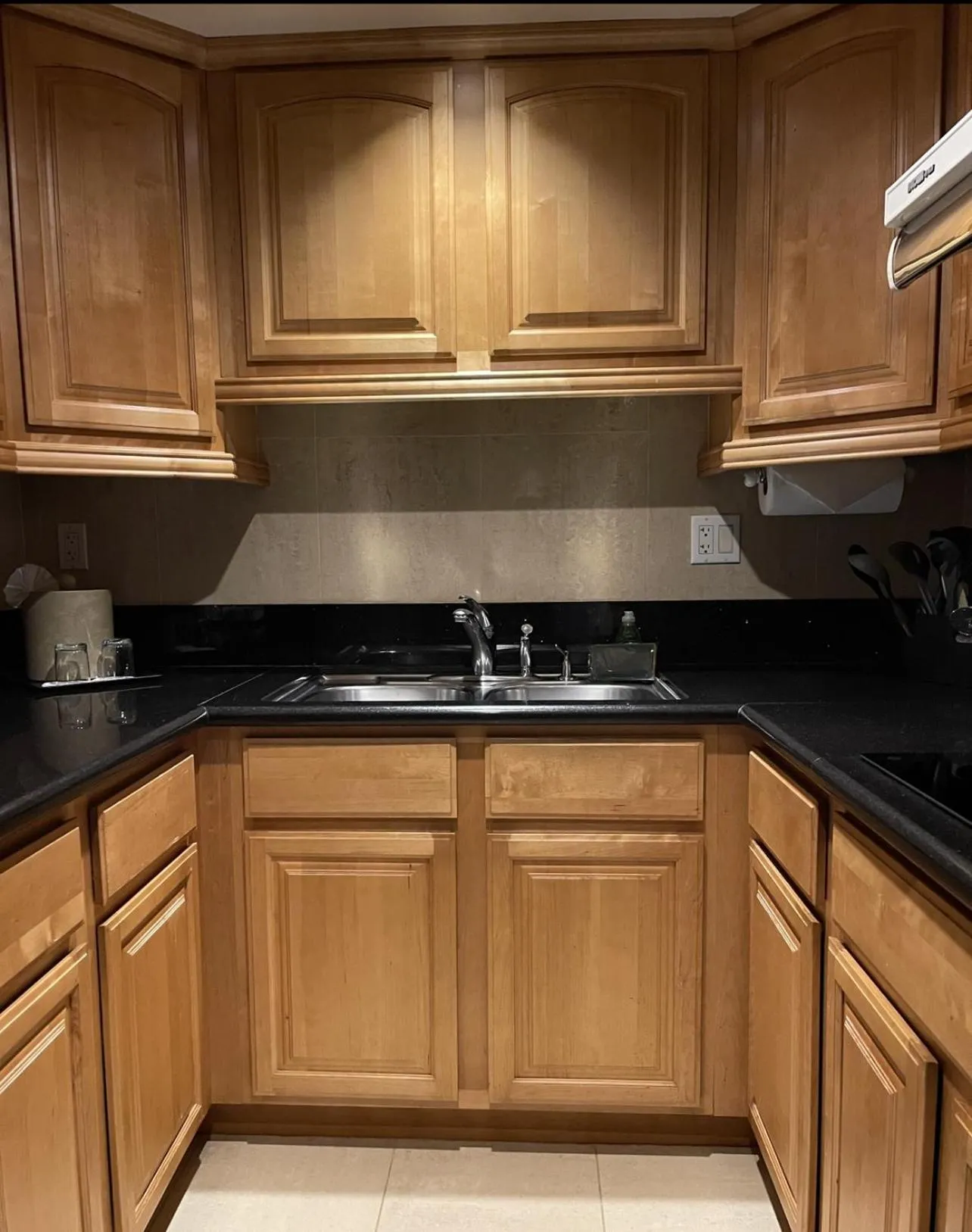 kitchen, Kitchen/Kitchenette in The Hotel Fullerton Anaheim