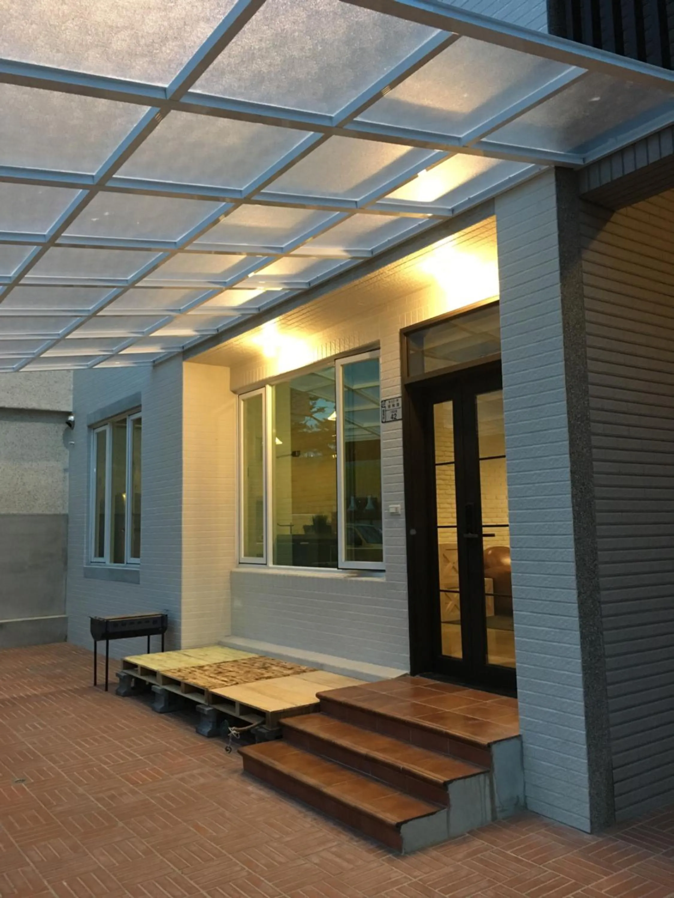 Facade/entrance in Genuinn