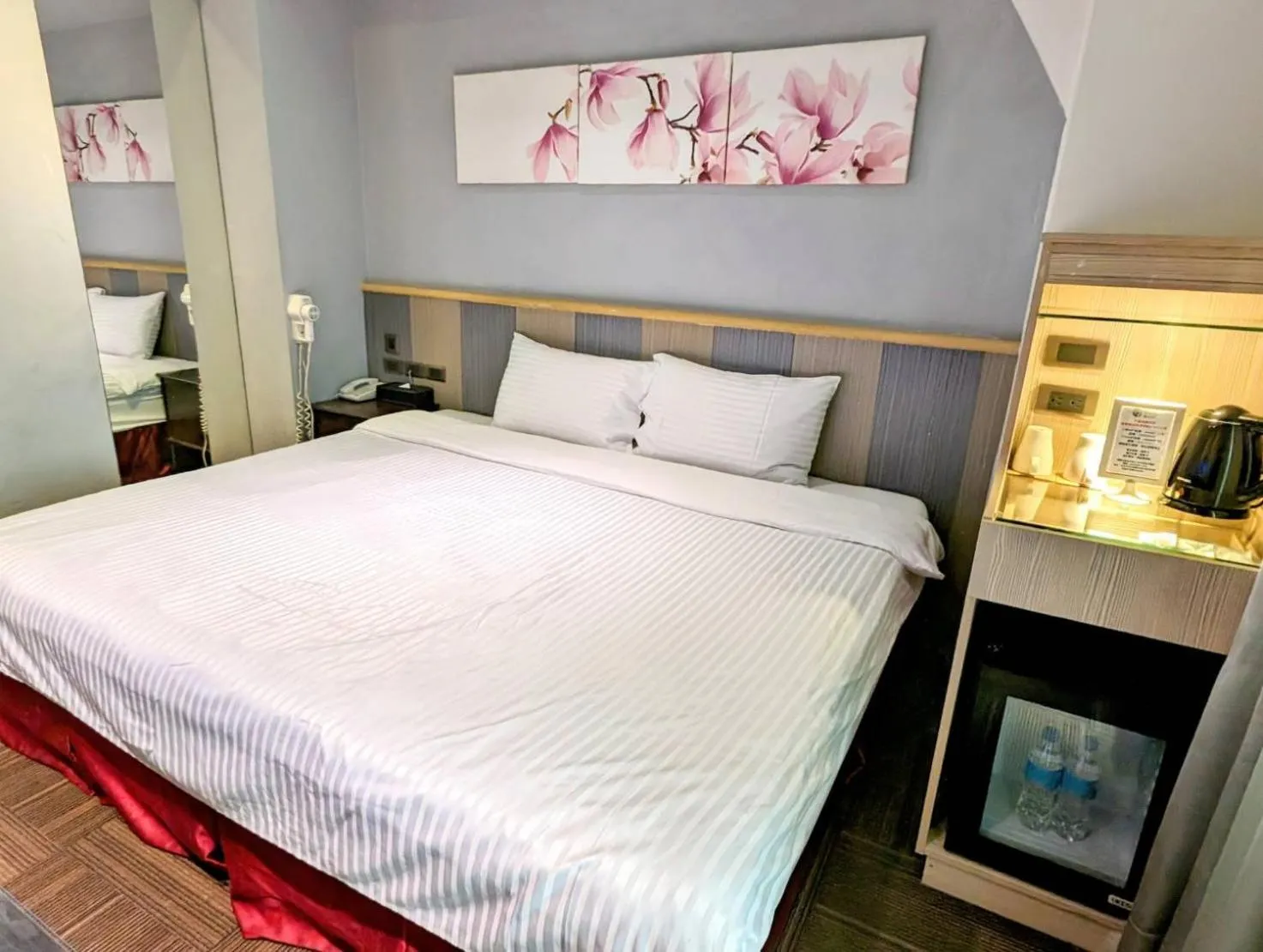 Photo of the whole room, Bed in Macchi Hotel - Taipei