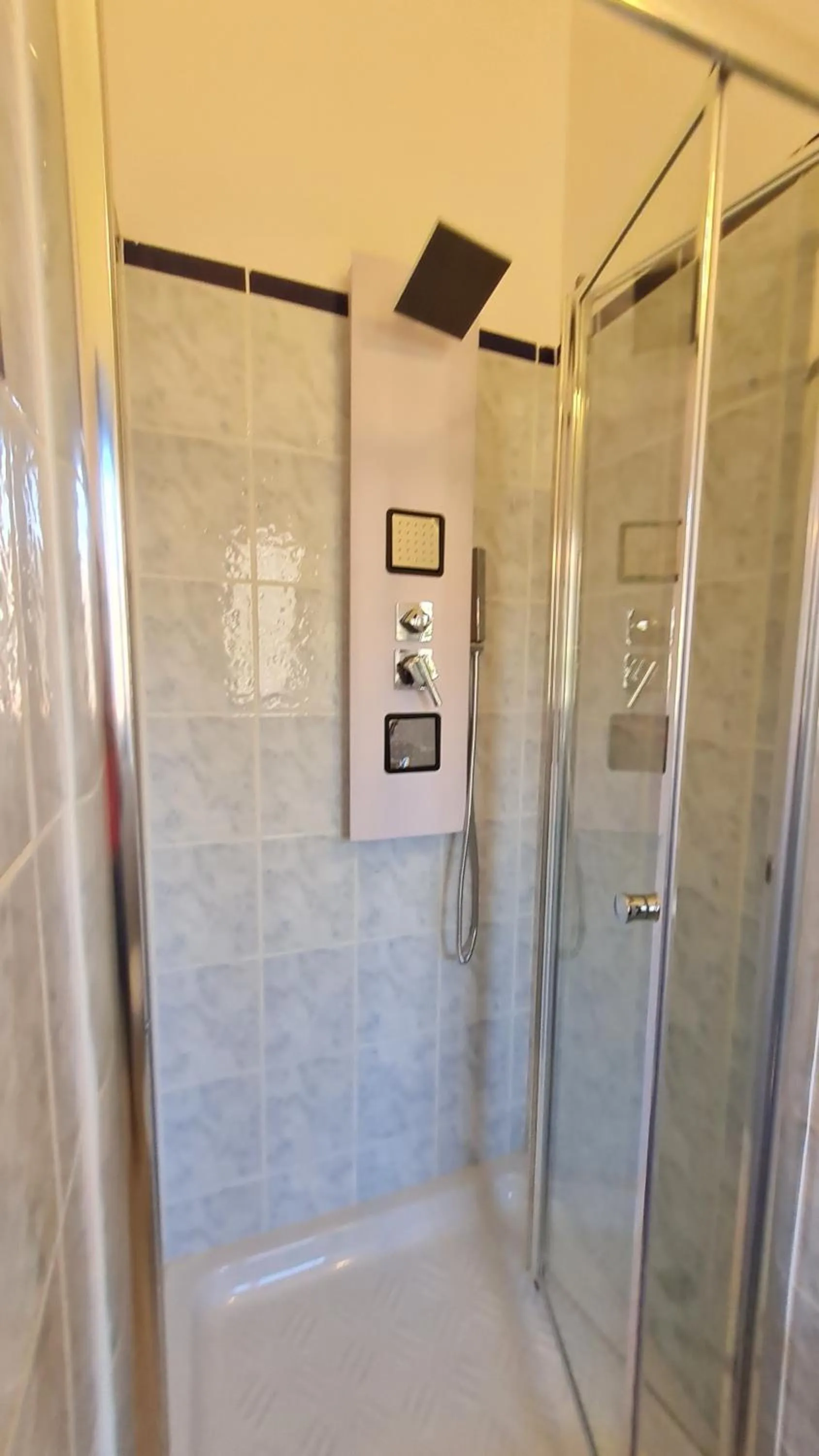 Shower in B&B Giostell