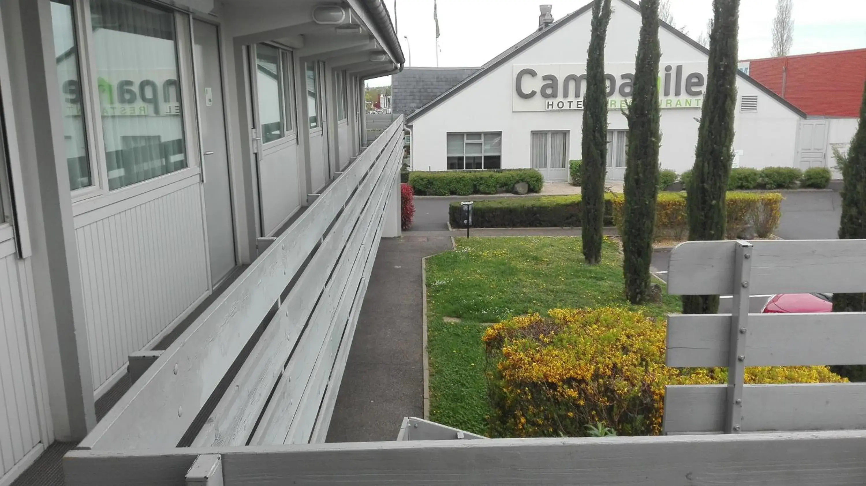 Property building in Campanile Clermont-Ferrand Sud Issoire Property building in Campanile Clermont-Ferrand Sud Issoire