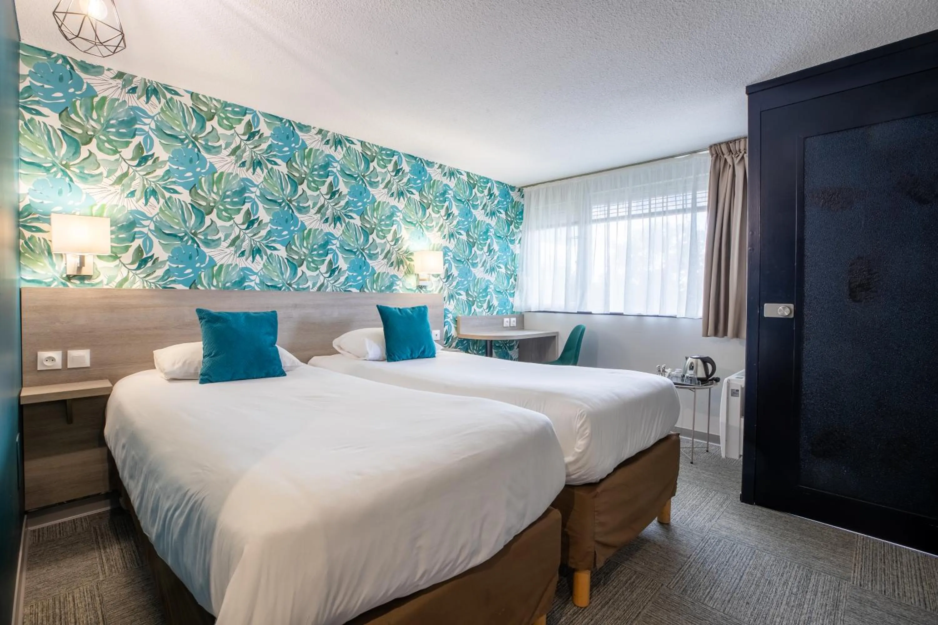 Bedroom, Bed in Kyriad Direct Laon