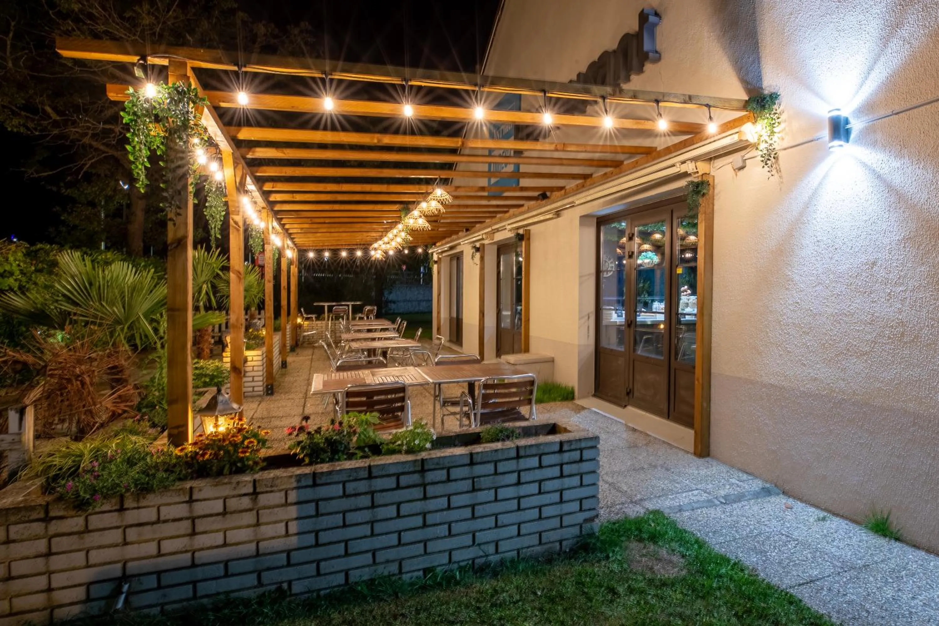 Patio in Kyriad Direct Laon