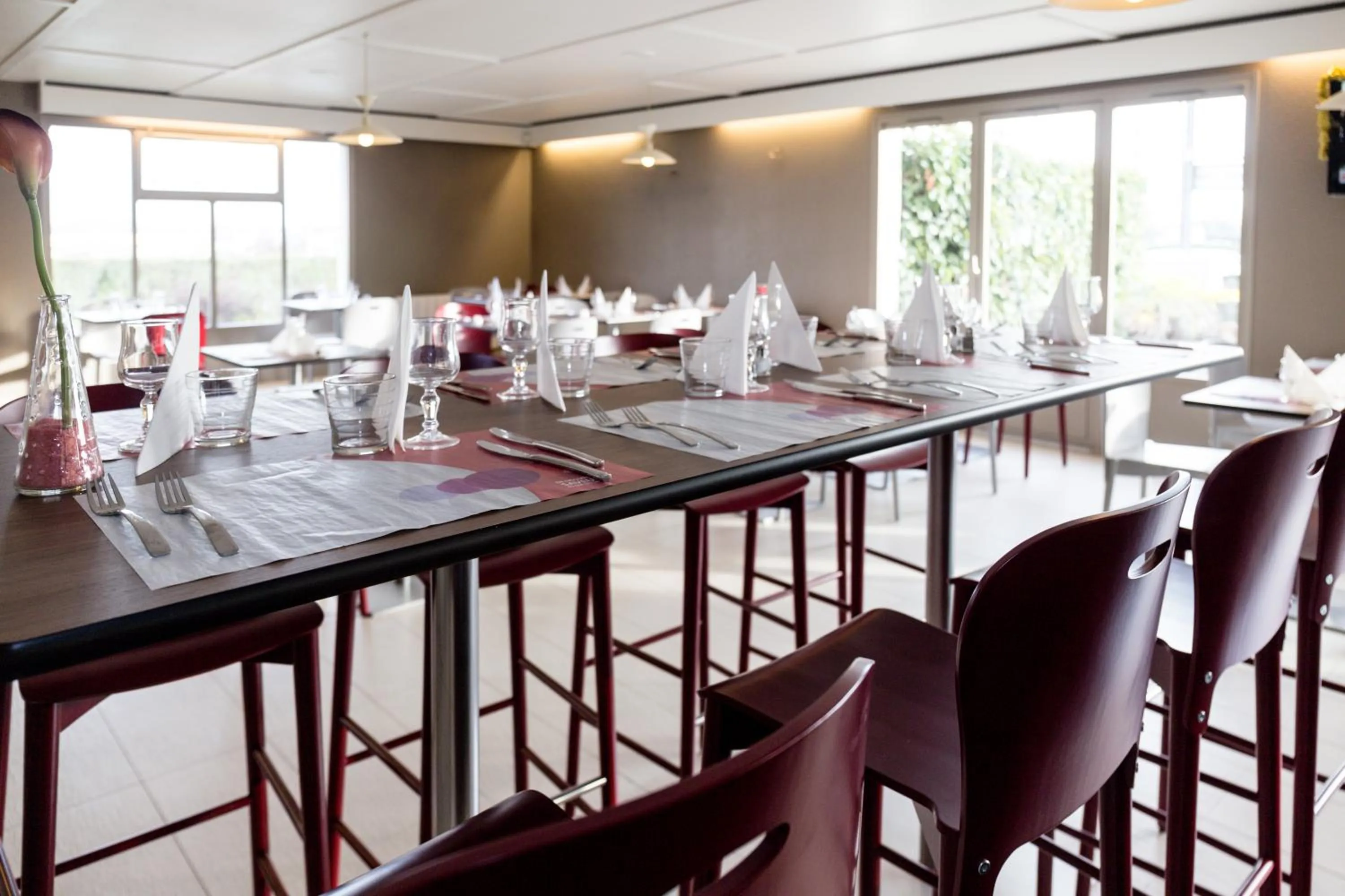 Restaurant/Places to Eat in Campanile Laval Ouest