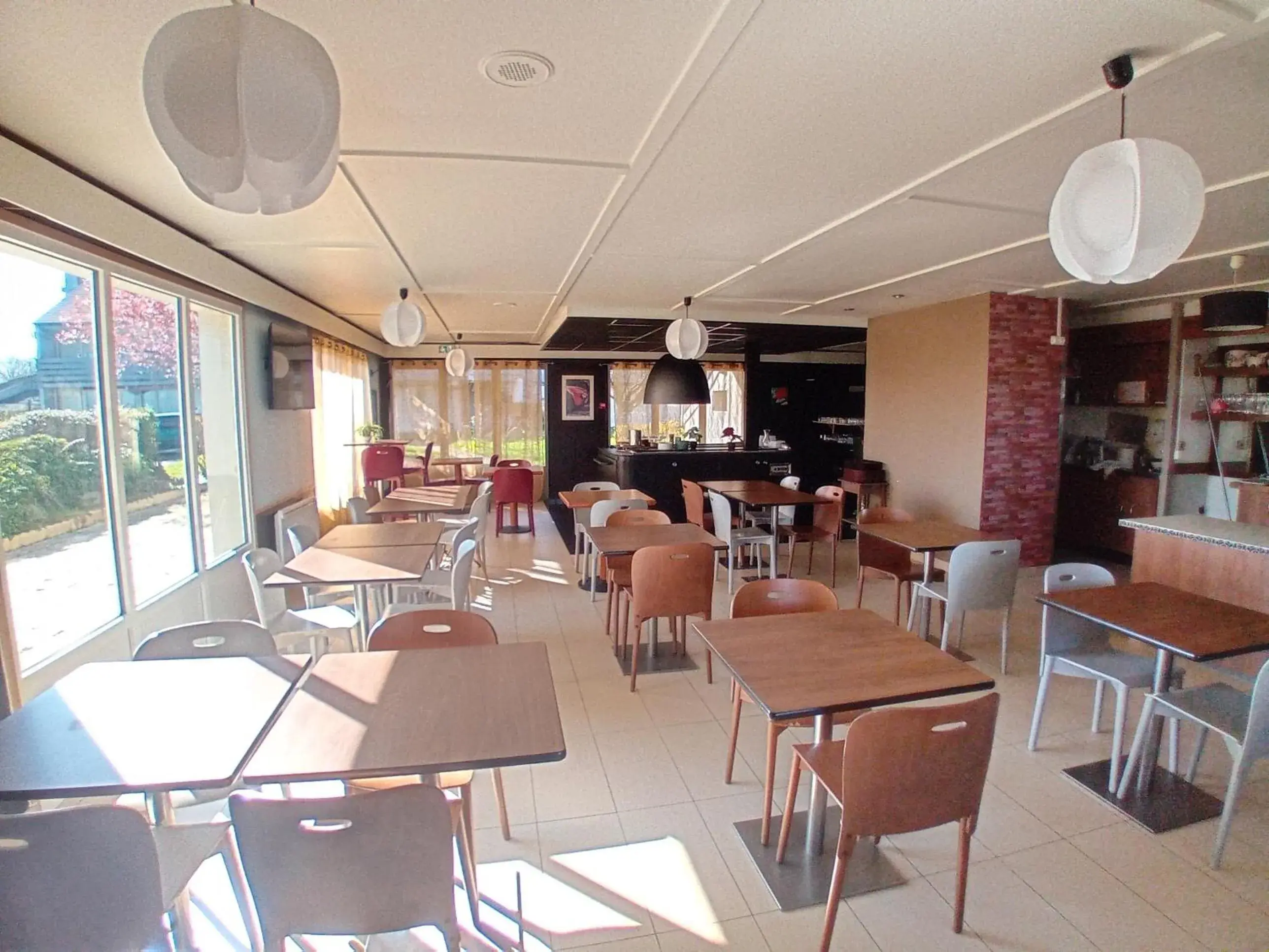 Breakfast in Hôtel Inn Design Laval Breakfast in Hôtel Inn Design Laval