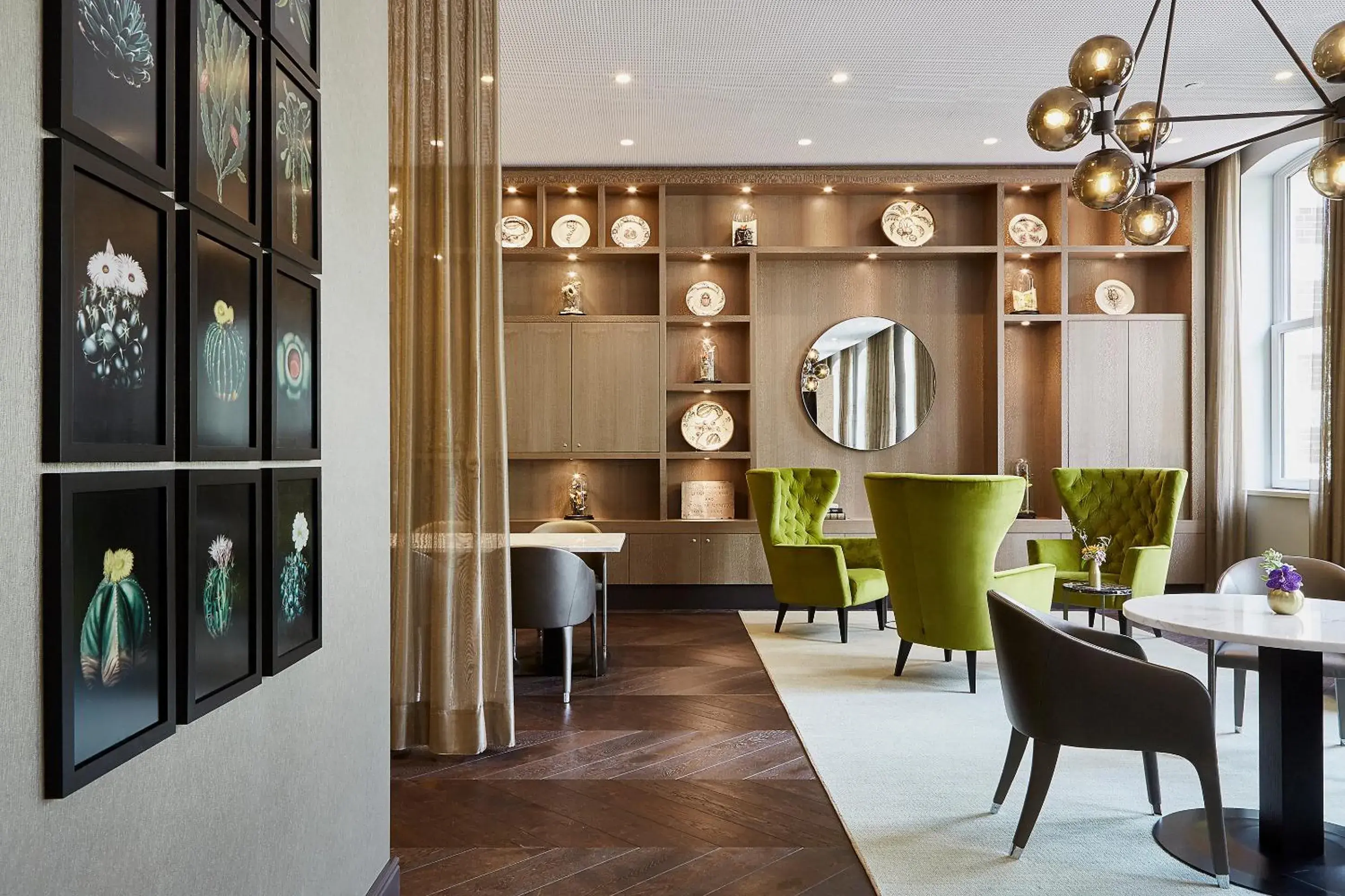 Lounge or bar in Hyatt Regency Amsterdam Lounge or bar in Hyatt Regency Amsterdam