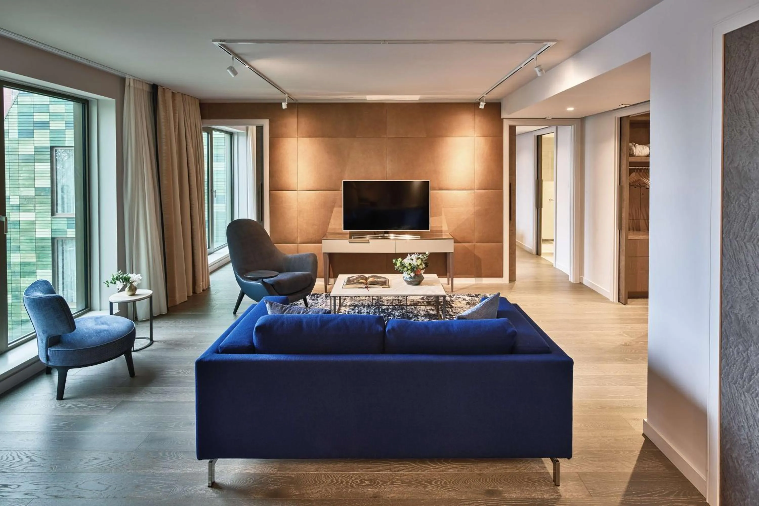 TV and multimedia in Hyatt Regency Amsterdam